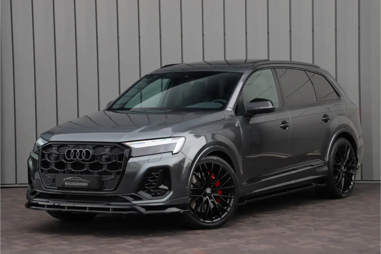 Audi Q7 60 TFSI e quattro Competition | 490PK | Luchtverin Gris - 1