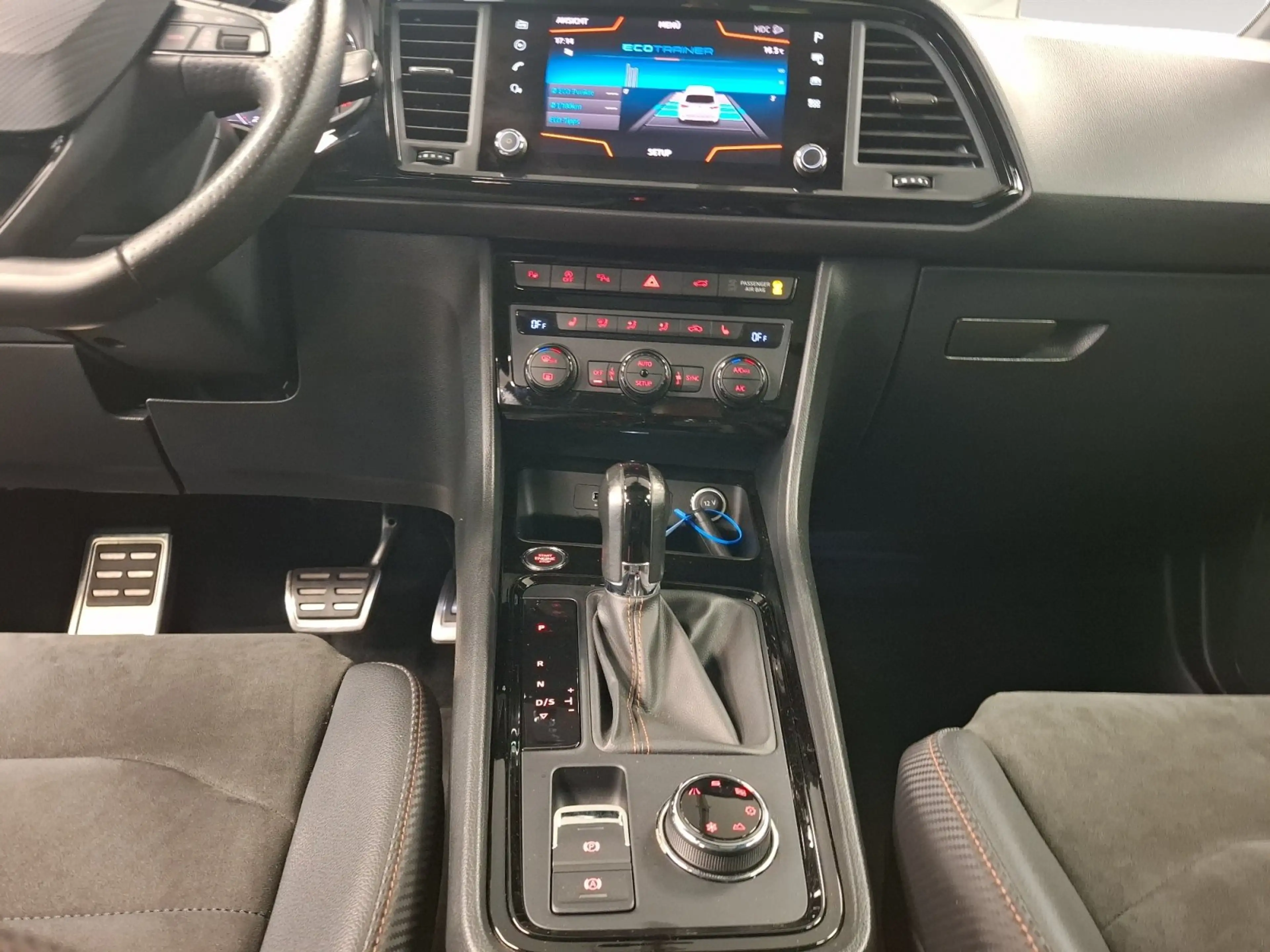 CUPRA Ateca 2,0 TSI 4Drive ABT 360° RFK ACC AHK Pano — photo 10