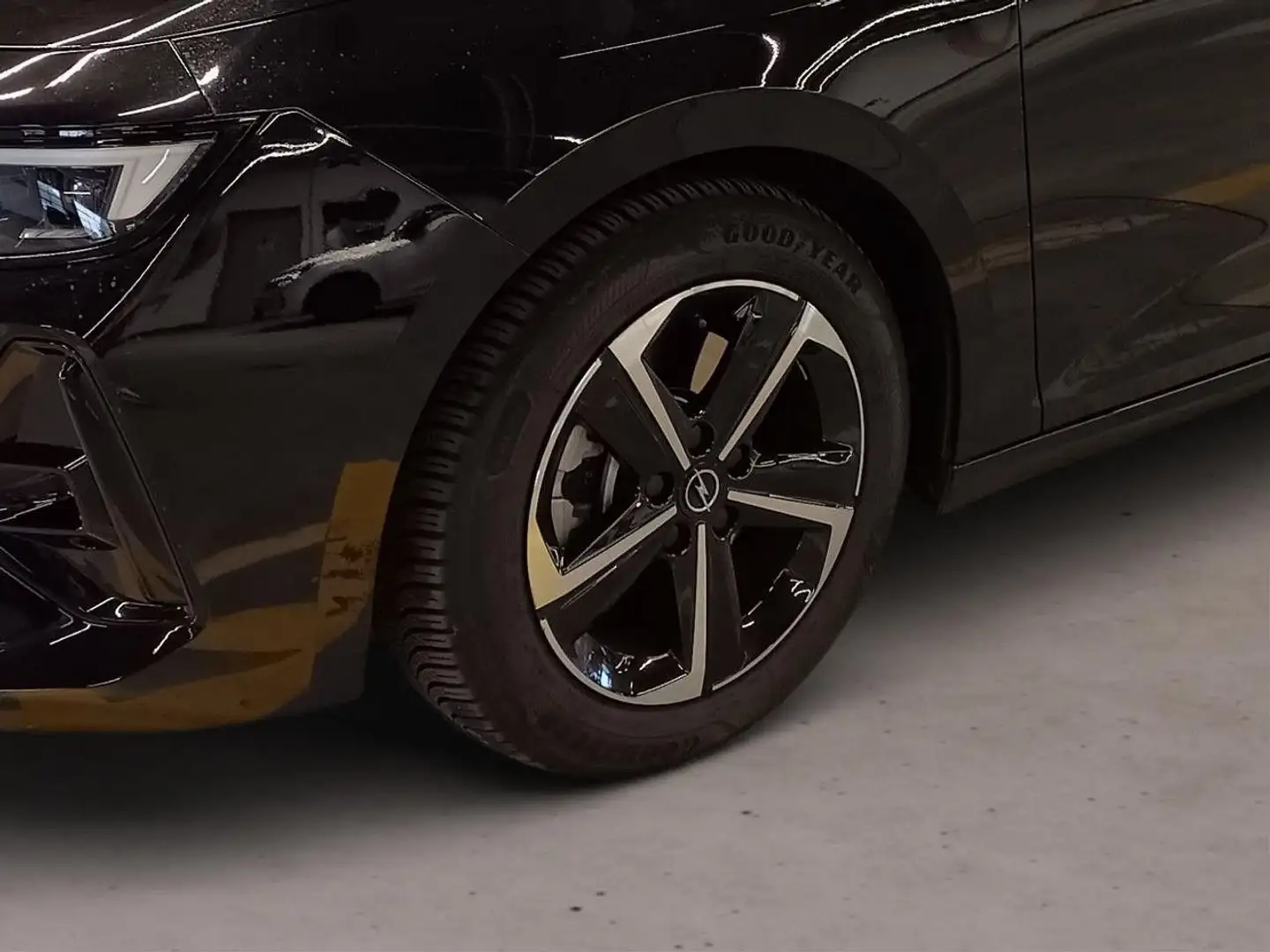 Opel Astra 1.2 AT*GS*Sport*Navi*360Cam*LED*ACC*Le/Shz Schwarz - 2