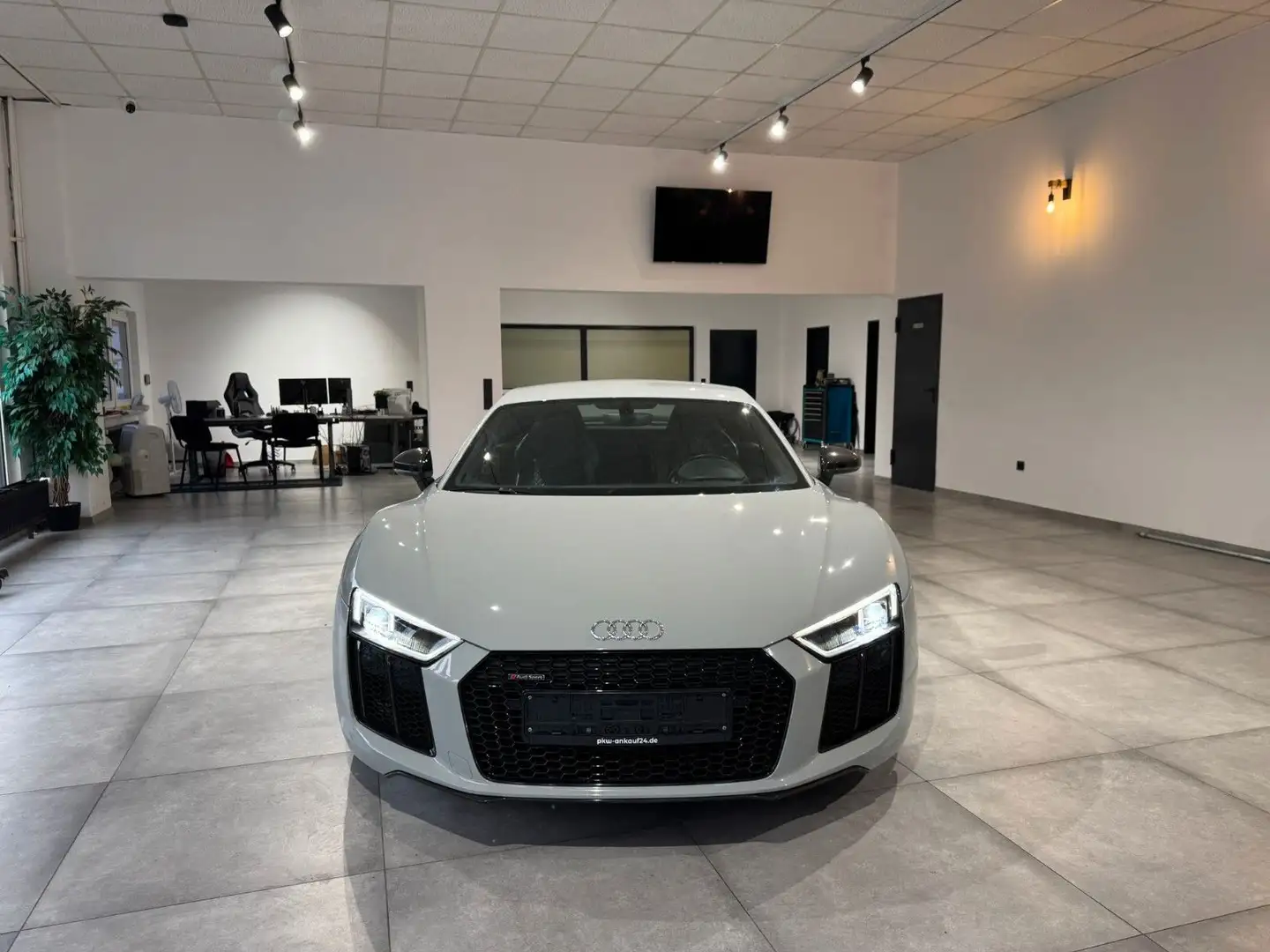 Audi R8 Coupe 5.2 FSI quattro plus / CARBON Grau - 2