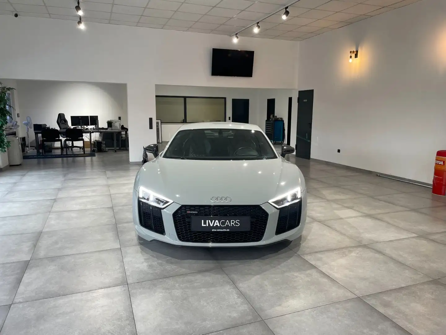 Audi R8 Coupe 5.2 FSI quattro plus / CARBON Grau - 1