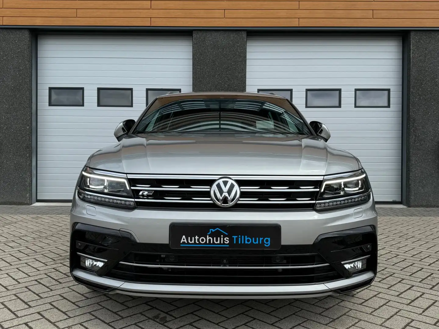Volkswagen Tiguan 2.0 TSI 4Motion 3x R-Line Pano Navi Camera 360' Gris - 2