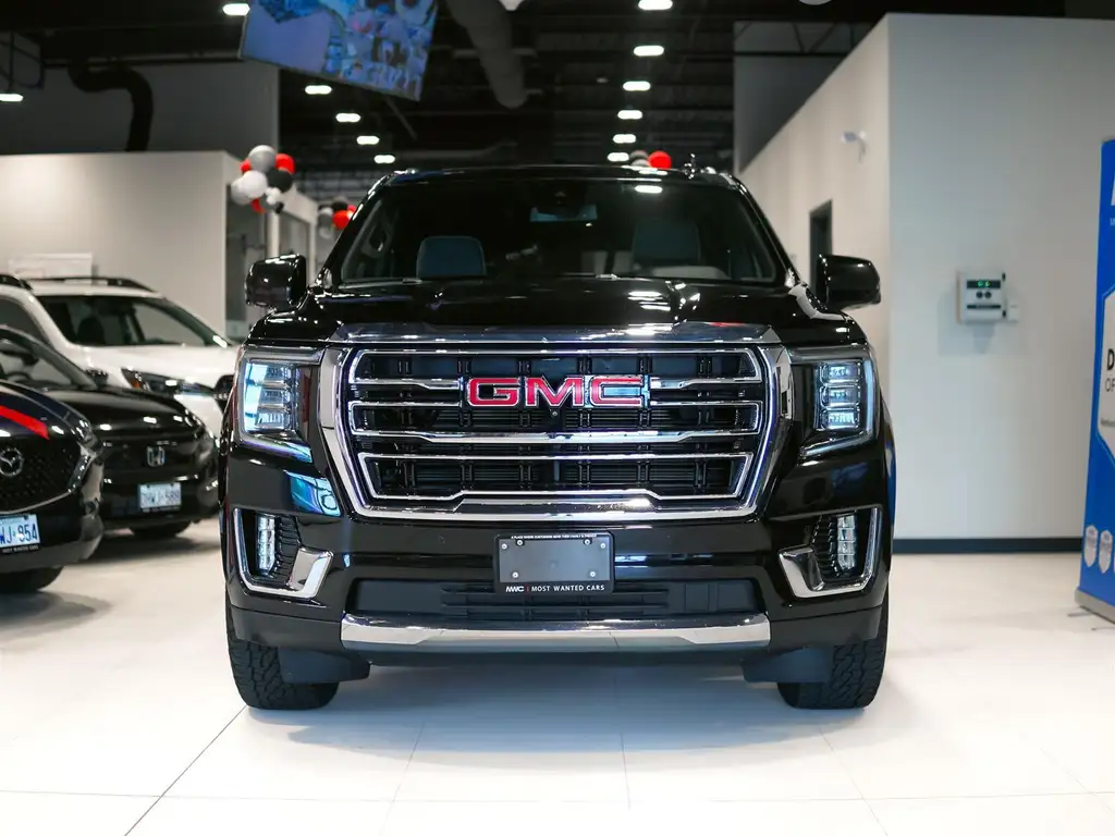 2024 GMC Yukon XL SLT 4WD photo 3