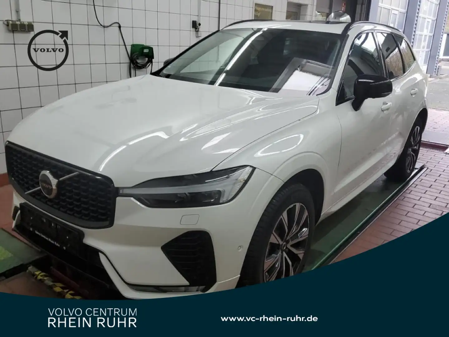 Volvo XC60 B5 AWD  PLUS DARK WINTERPAK+MEMORY+KAMERA+ Weiß - 1