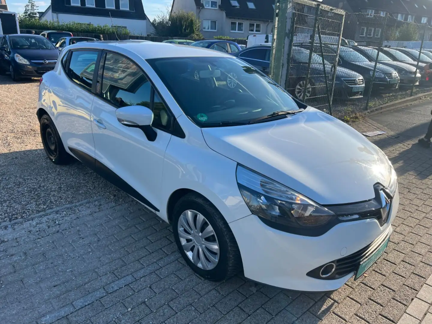 Renault Clio IV Eco-Drive*TÜV NEU*1 HAND*KLIMA*TOP* Weiß - 2