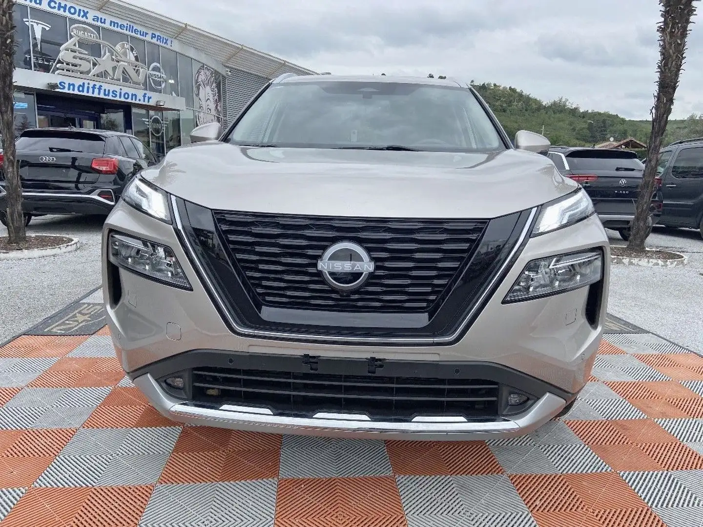 Nissan X-Trail e-POWER 204 TEKNA Export Beige - 2