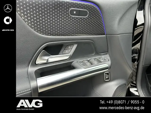 Mercedes-Benz GLA view 9