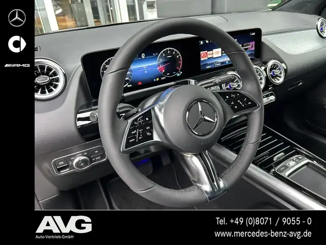 Mercedes-Benz GLA view 11