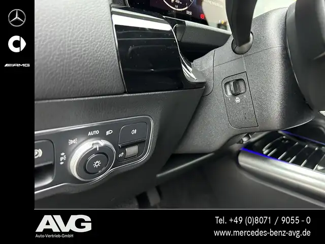 Mercedes-Benz GLA view 10