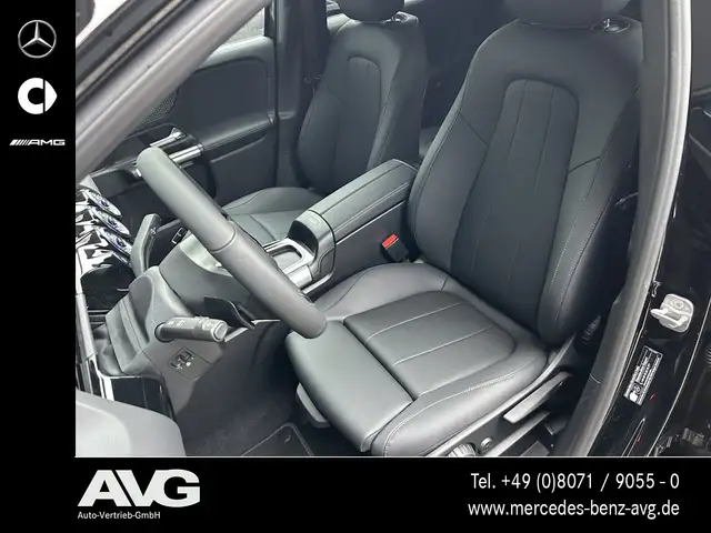 Mercedes-Benz GLA view 12