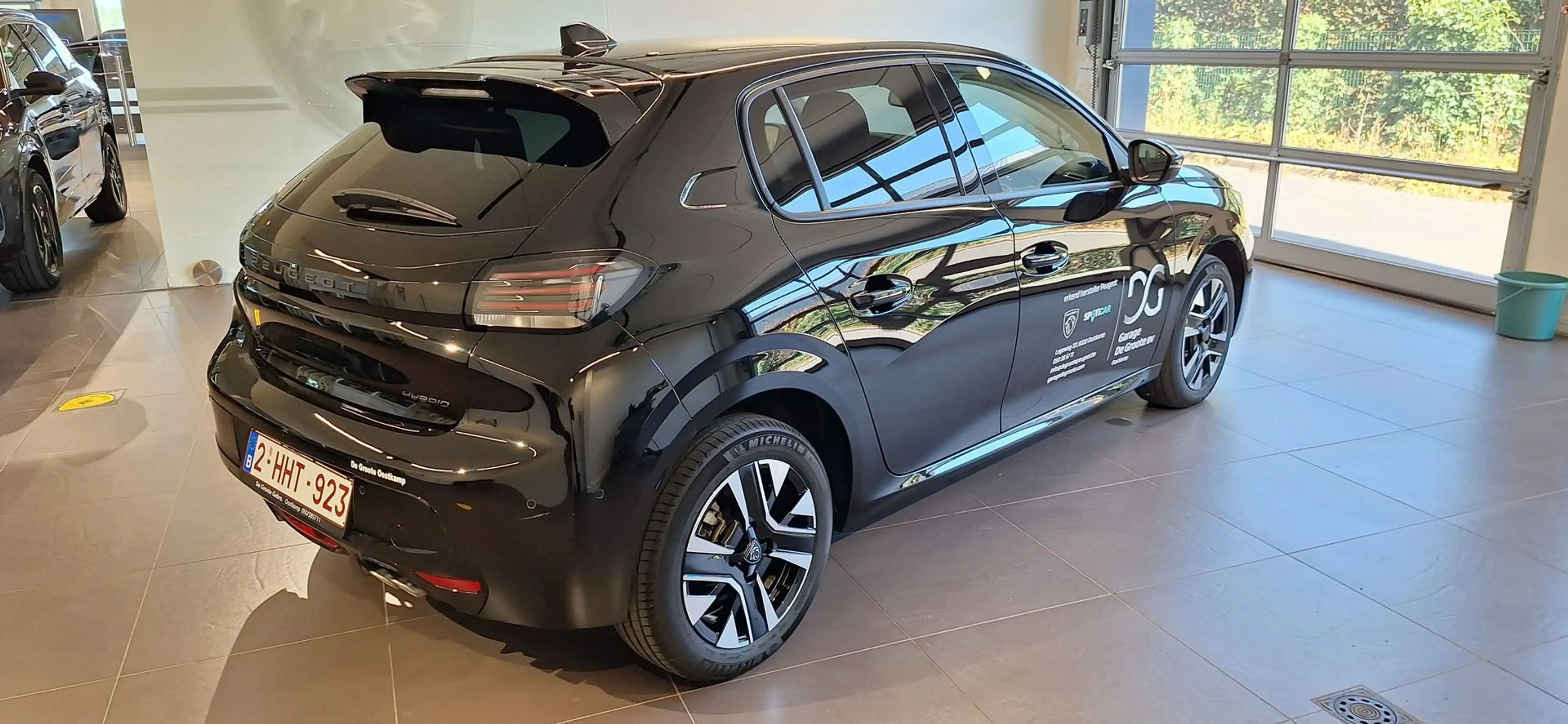 Peugeot 208 Hybrid Allure e-DCS6 — photo 4