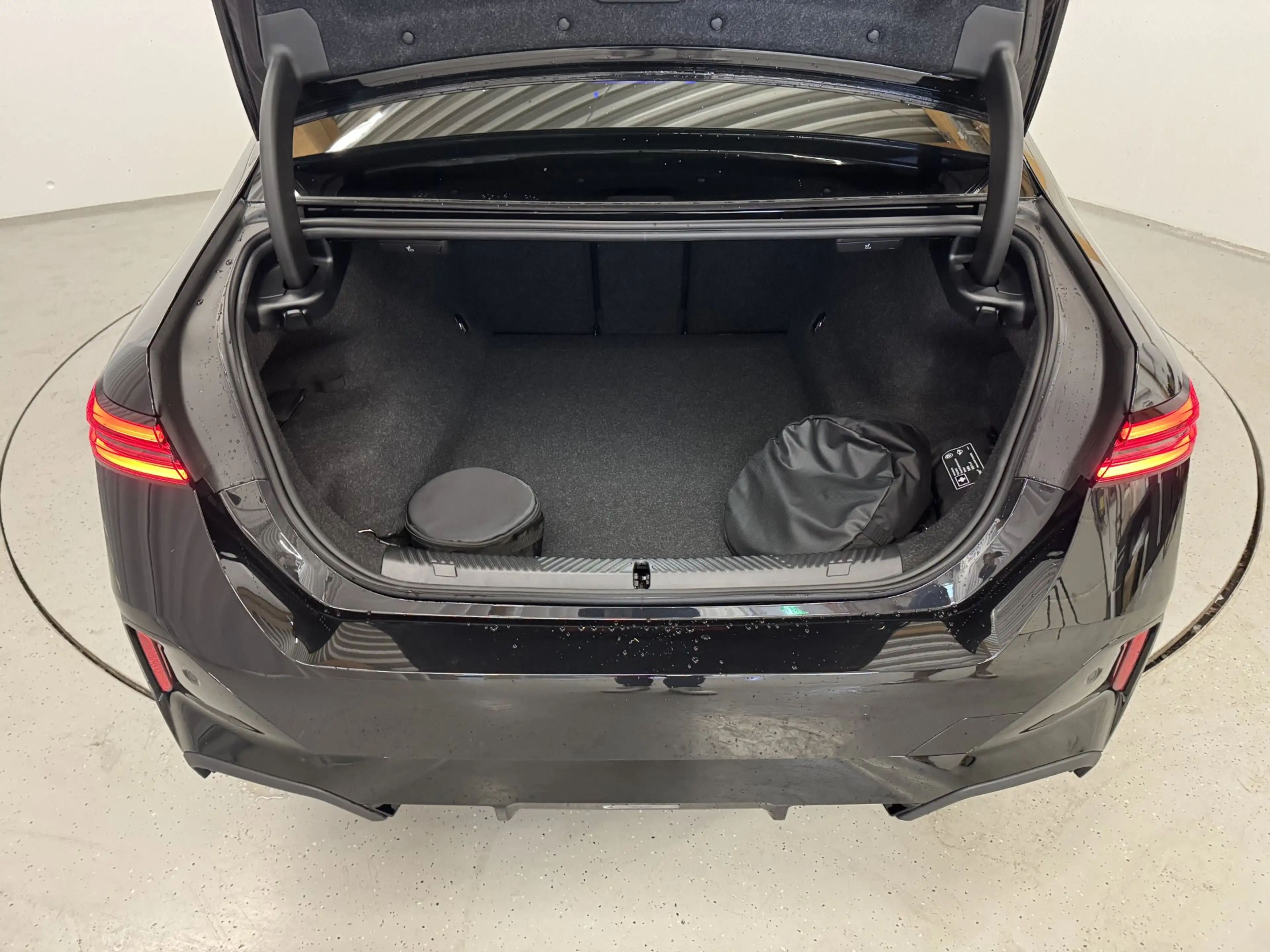 BMW 550 e xDrive *M-Sportpaket PRO / 3,99% Fixzins* — photo 17