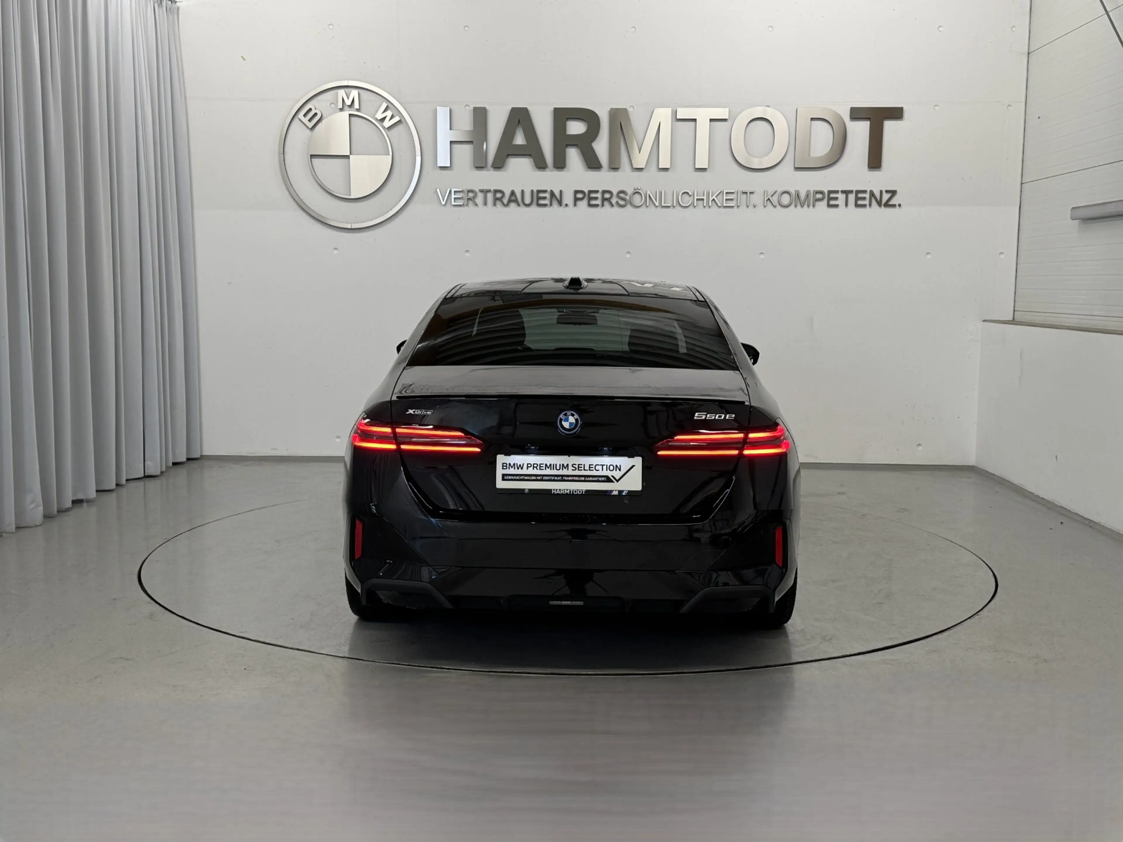 BMW 550 e xDrive *M-Sportpaket PRO / 3,99% Fixzins* — photo 4