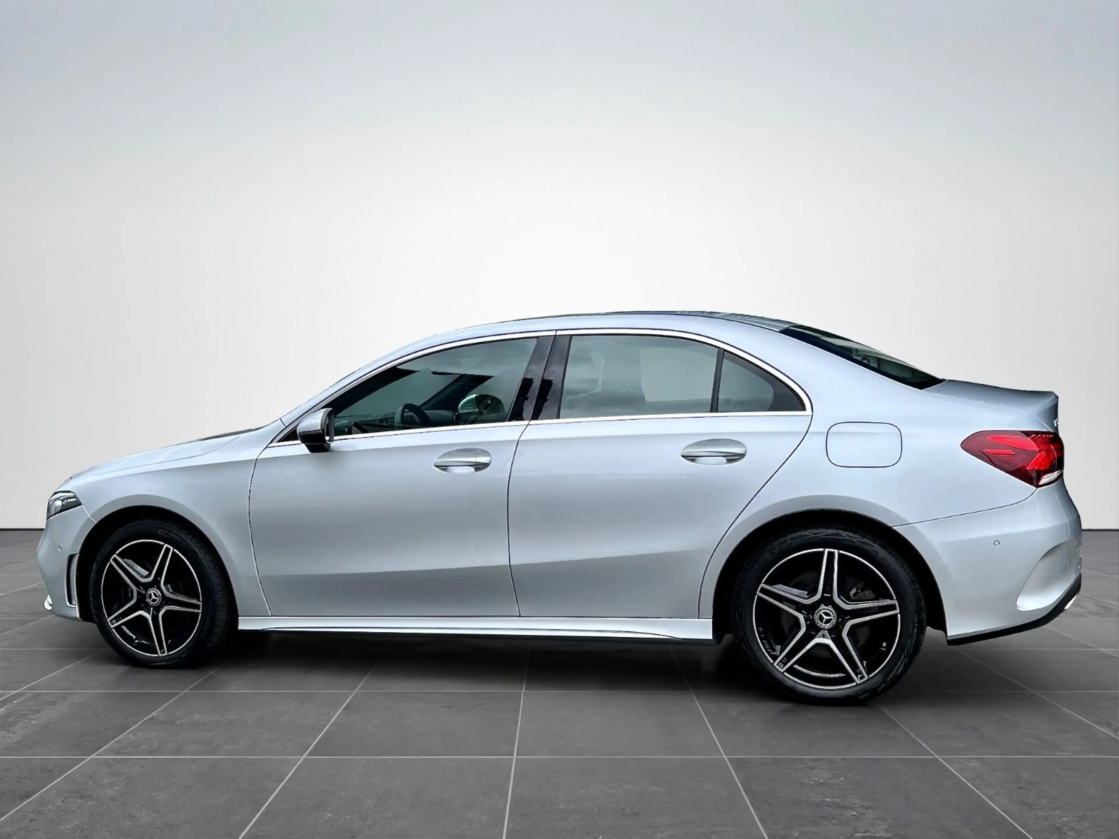Mercedes-Benz A 250 e AMG*DCT*LED*NAVI*BATTERIE-ZERTIFIKAT* — photo 6