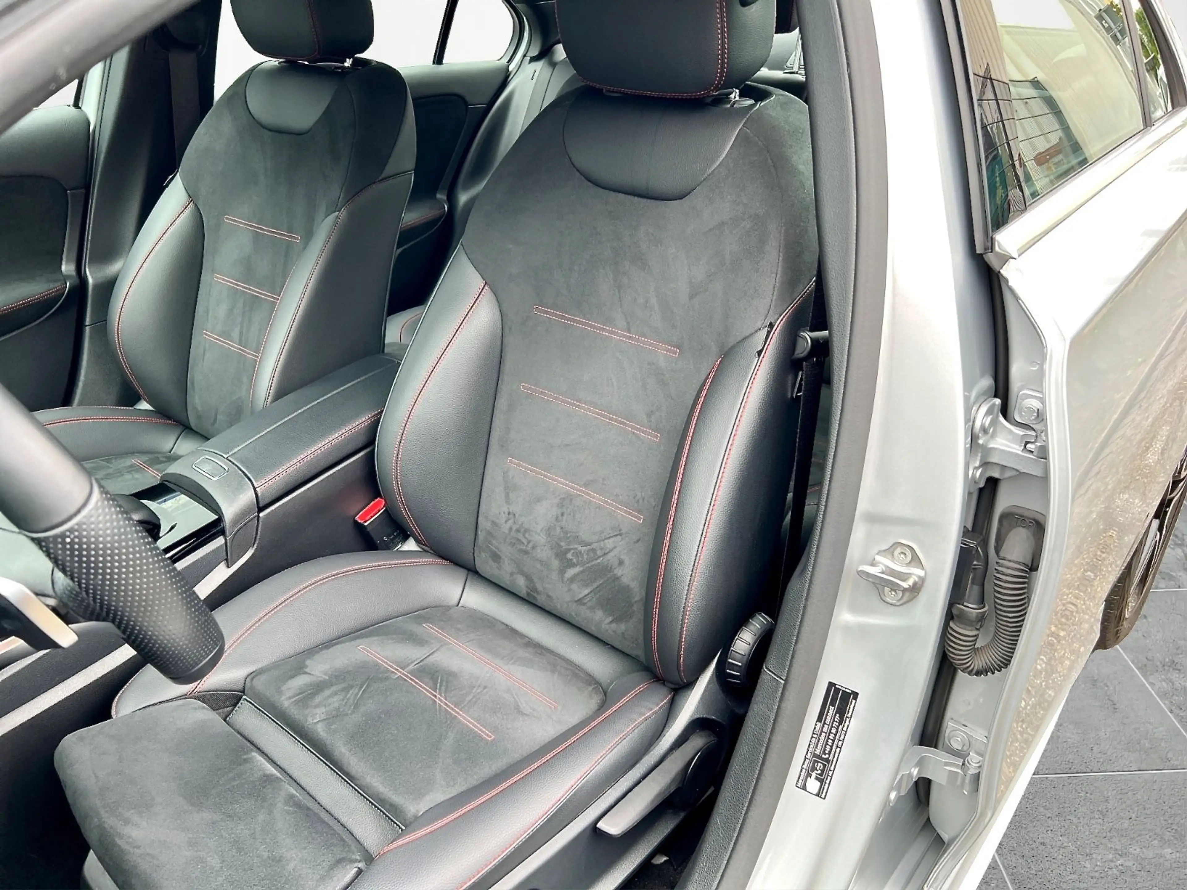 Mercedes-Benz A 250 e AMG*DCT*LED*NAVI*BATTERIE-ZERTIFIKAT* — photo 15