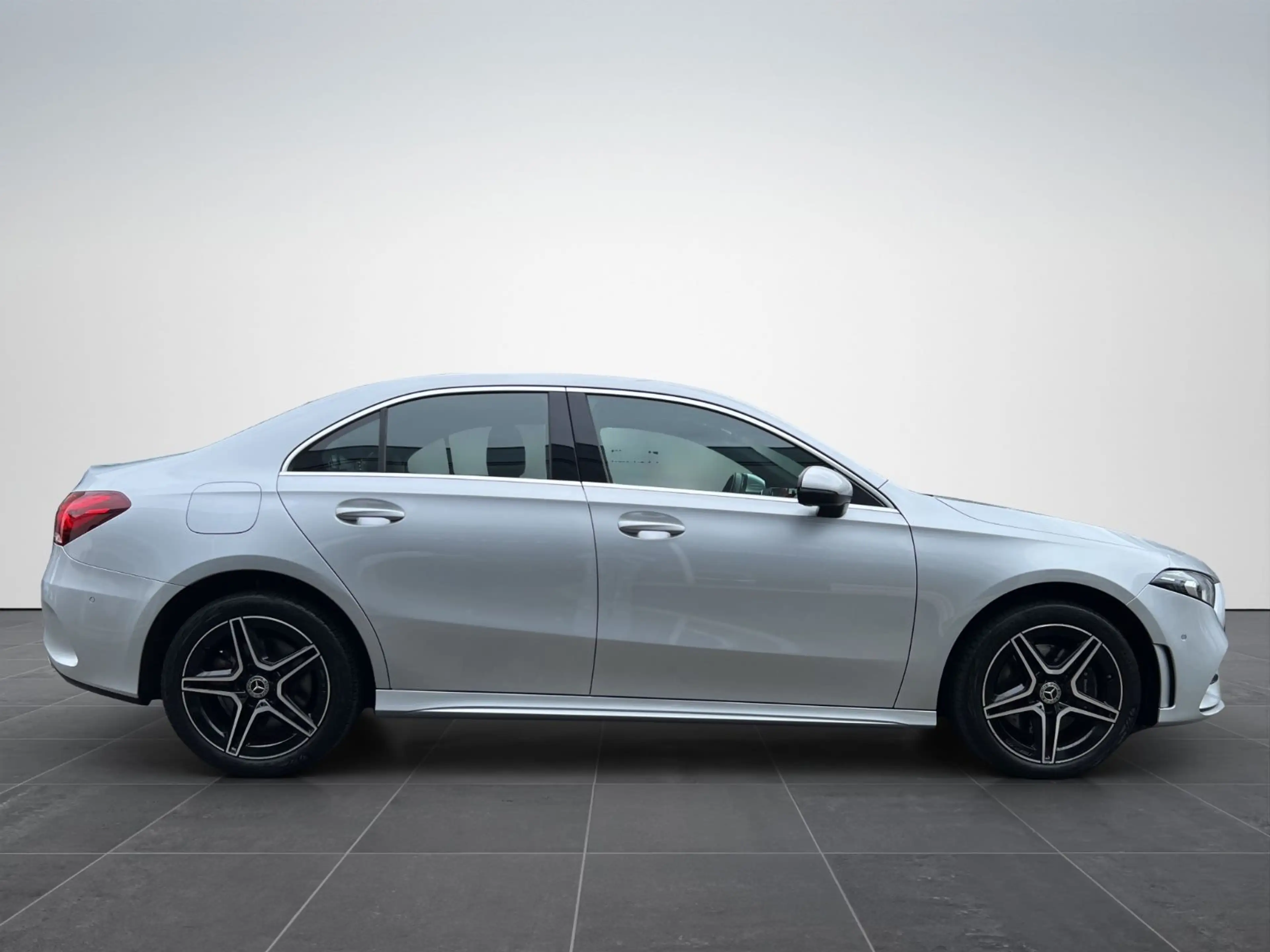 Mercedes-Benz A 250 e AMG*DCT*LED*NAVI*BATTERIE-ZERTIFIKAT* — photo 5