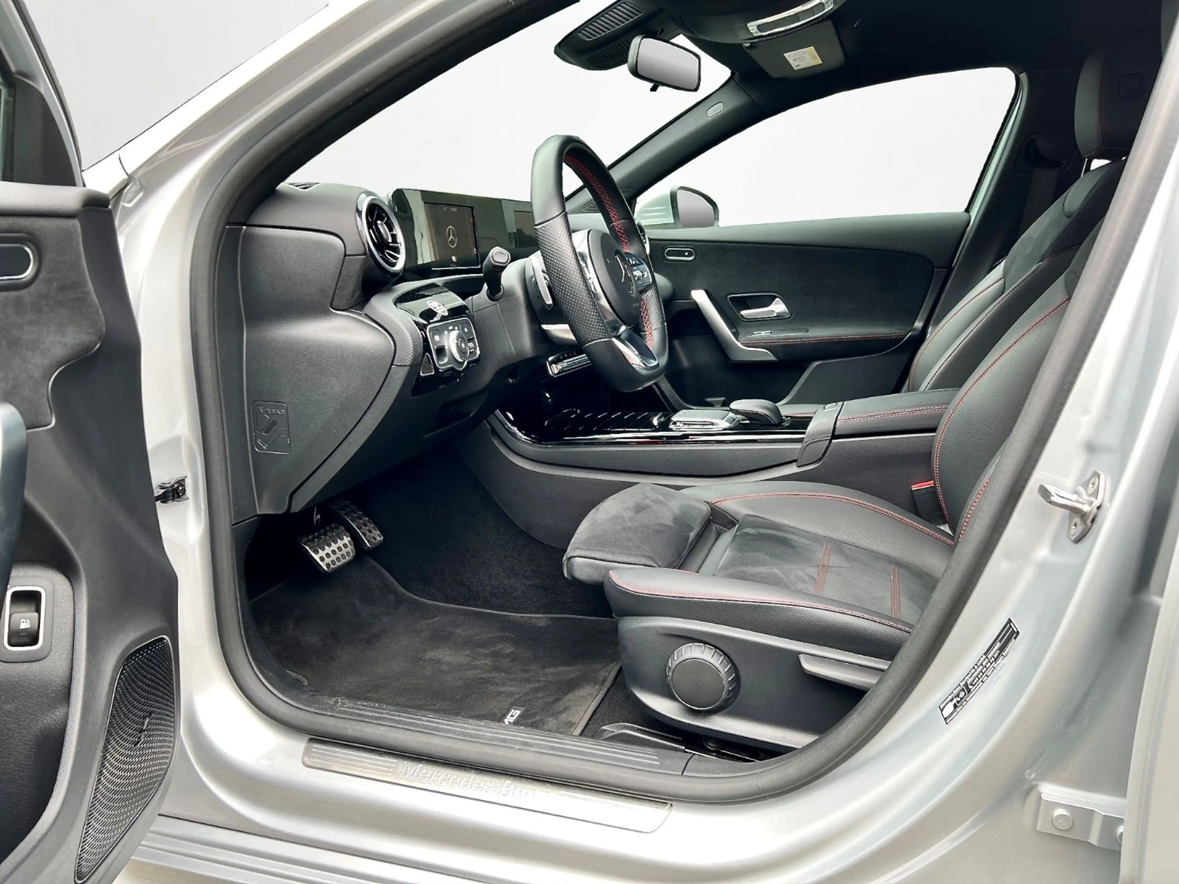 Mercedes-Benz A 250 e AMG*DCT*LED*NAVI*BATTERIE-ZERTIFIKAT* — photo 10