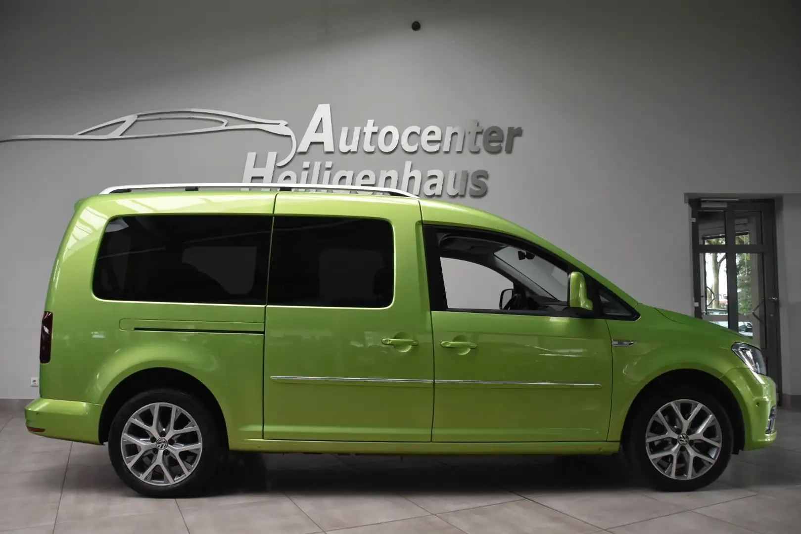 Volkswagen Caddy 2.0 TDI DSG BiXenon Navi Kamera 7Sitz AHK Verde - 2