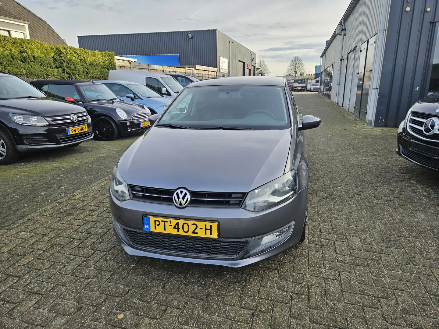 Volkswagen Polo 1.4-16V Trendline Grau - 2