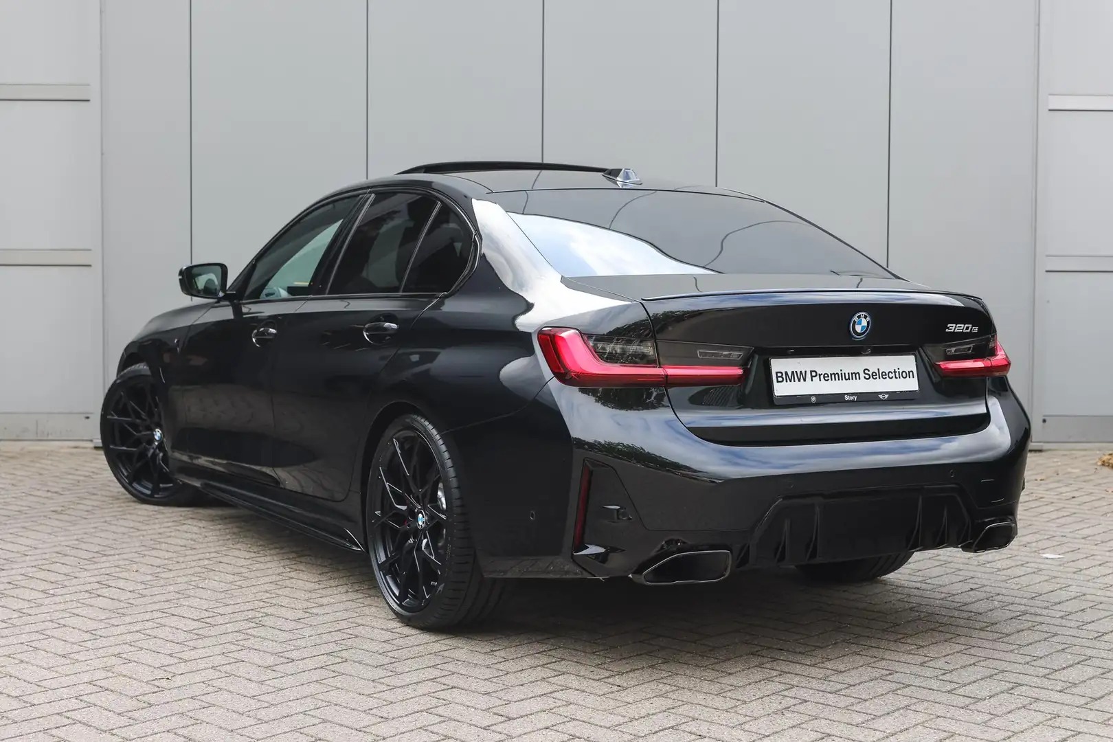 BMW 320 3 Serie 320e M Sport Automaat / Schuif-kanteldak / Zwart - 2
