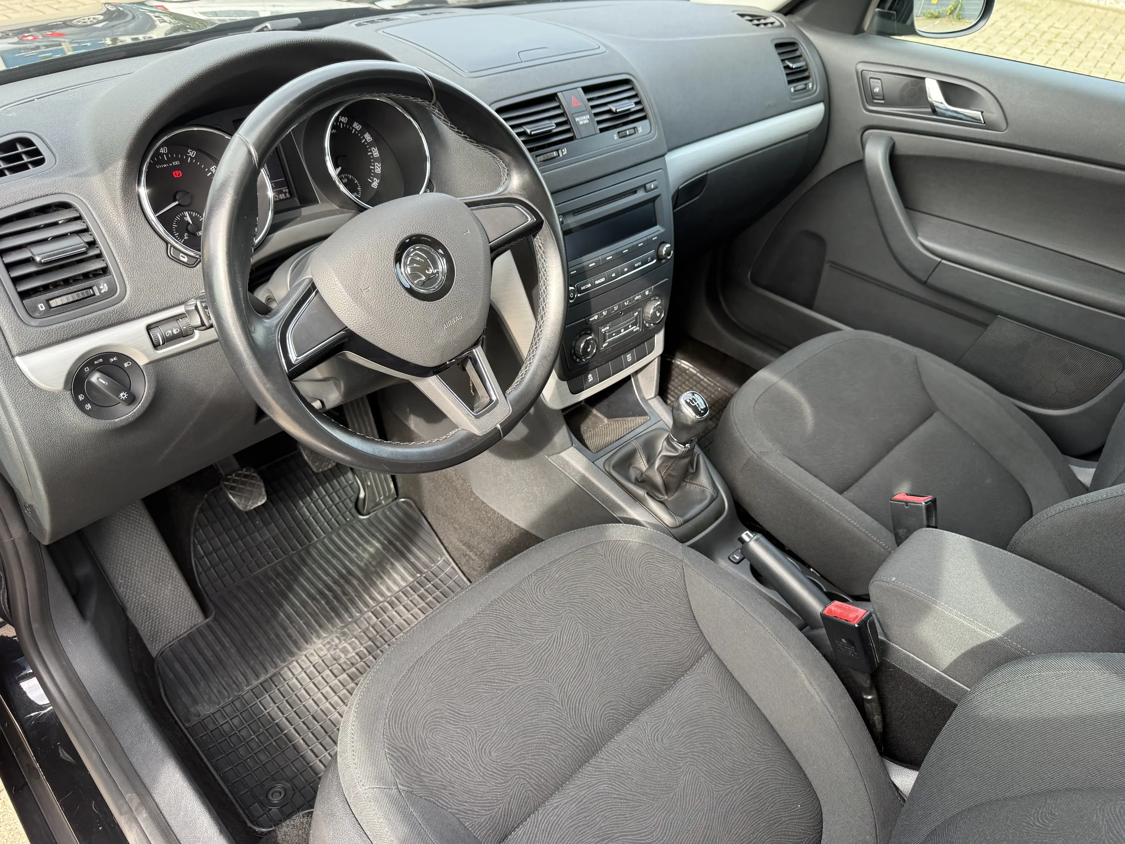 Skoda Yeti Ambition/AHK... — photo 12