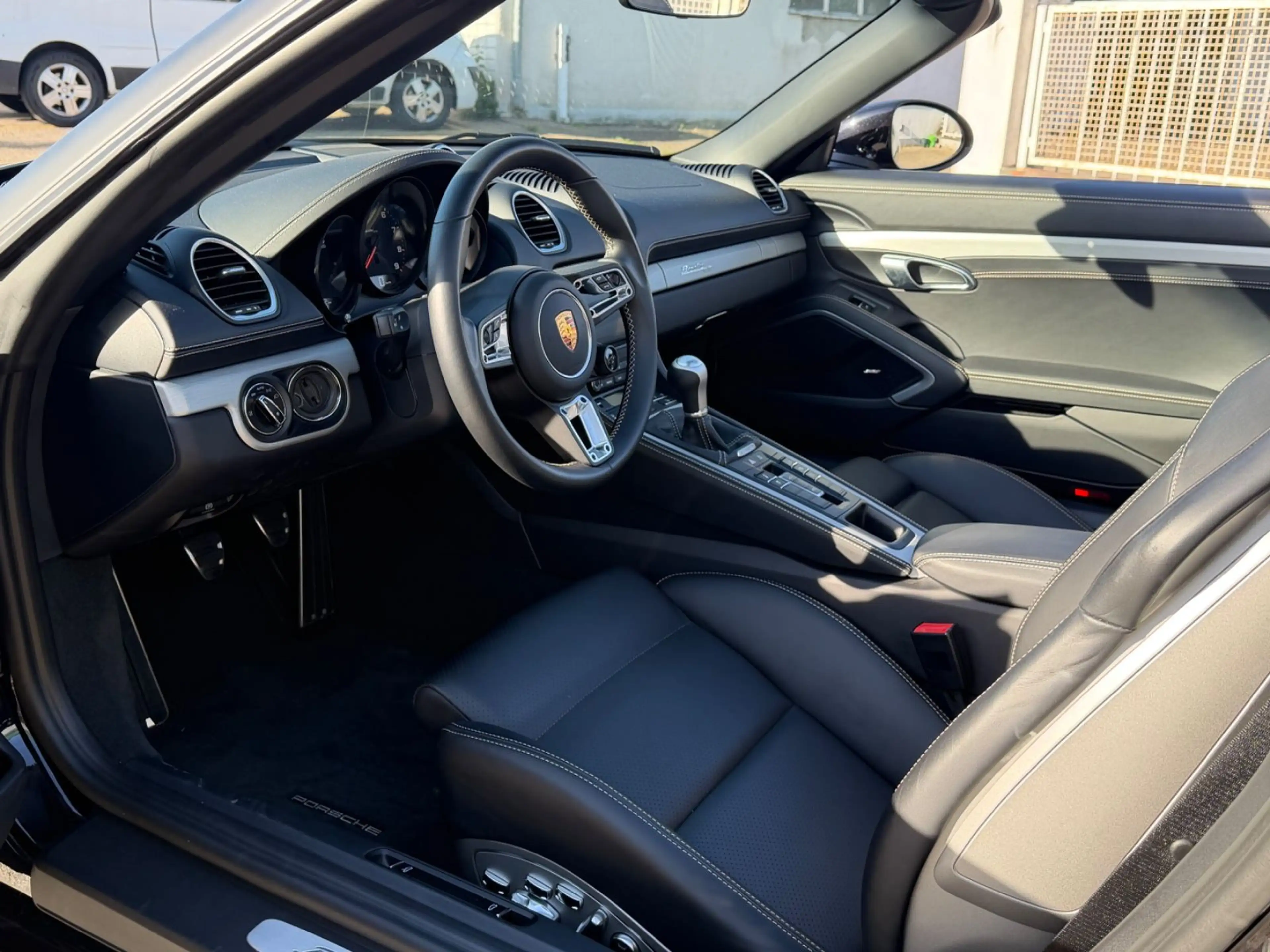 Porsche Boxster 718 GTS — photo 9