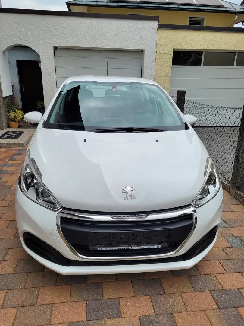Peugeot 208 208 Style 1,2 PureTech 82 Style Weiß - 1