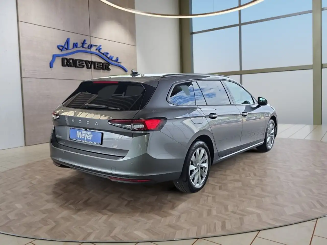 Skoda Superb Combi 2,0TDI DSG Navi/DCC/ACC/Kamera/Sitzhz., миниатюра 6