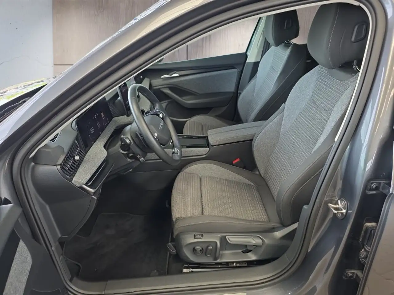 Skoda Superb Combi 2,0TDI DSG Navi/DCC/ACC/Kamera/Sitzhz., миниатюра 10