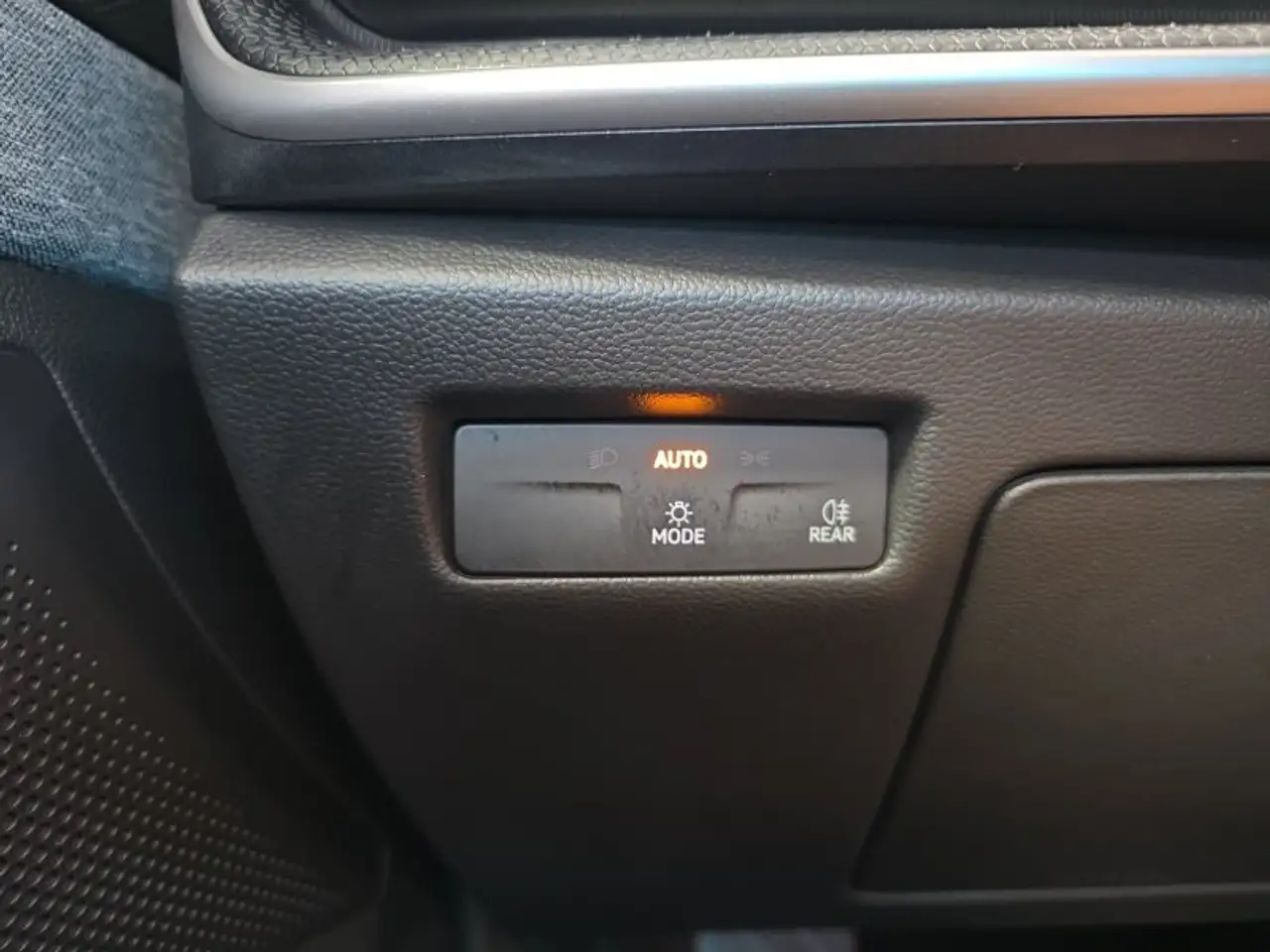 Skoda Superb Combi 2,0TDI DSG Navi/DCC/ACC/Kamera/Sitzhz., миниатюра 21
