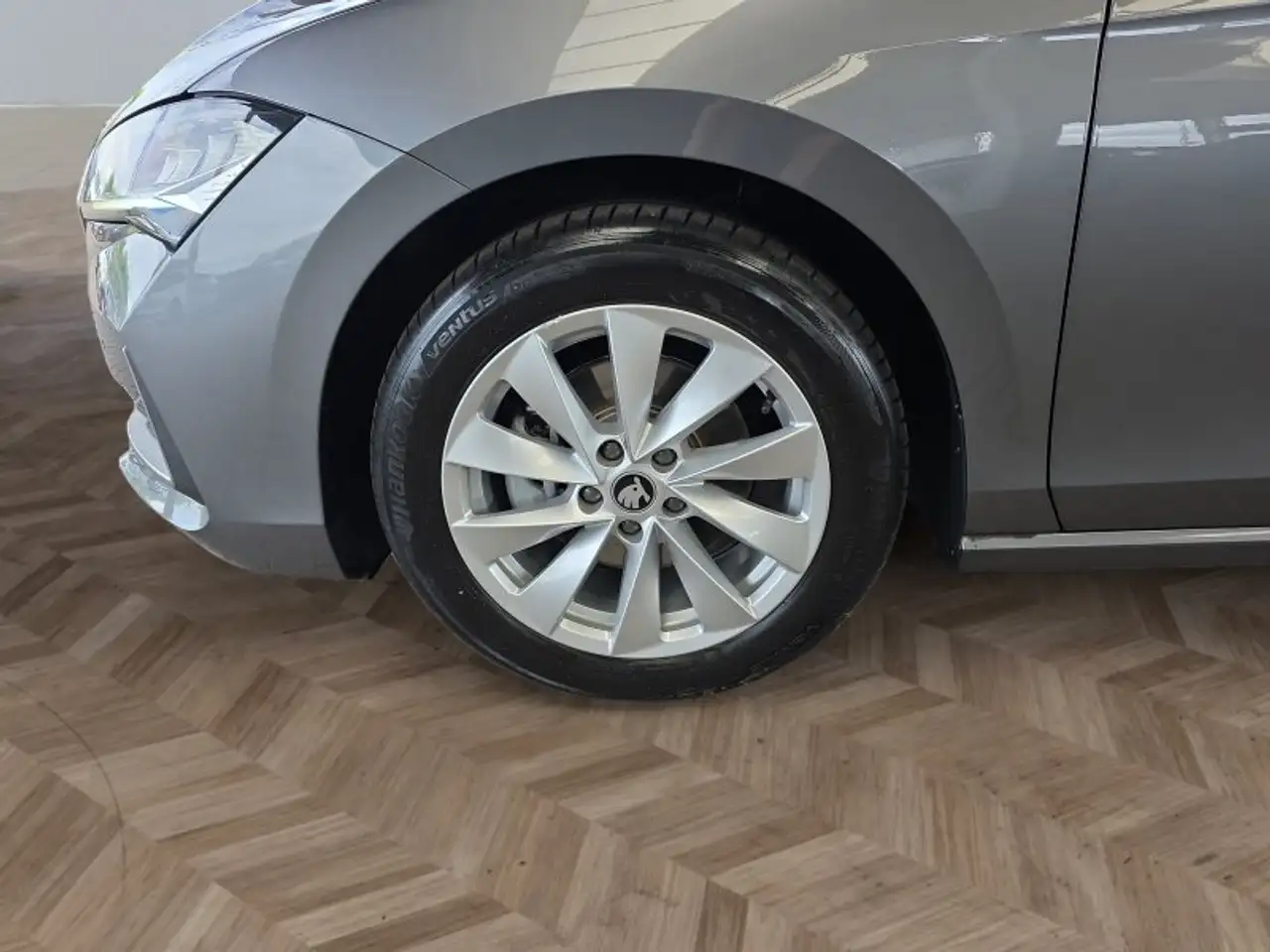 Skoda Superb Combi 2,0TDI DSG Navi/DCC/ACC/Kamera/Sitzhz., миниатюра 16