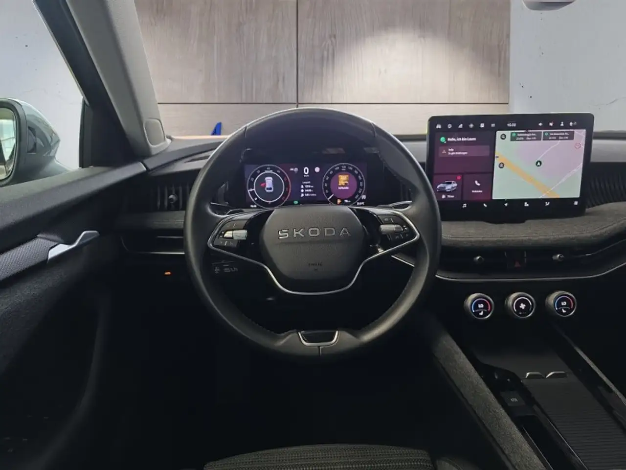 Skoda Superb Combi 2,0TDI DSG Navi/DCC/ACC/Kamera/Sitzhz., миниатюра 14