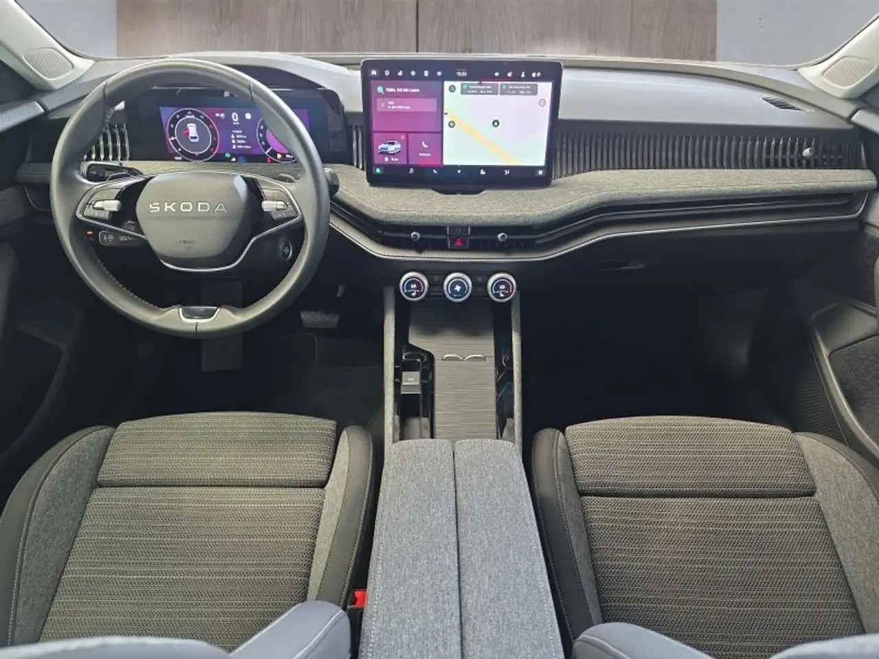 Skoda Superb Combi 2,0TDI DSG Navi/DCC/ACC/Kamera/Sitzhz., миниатюра 11