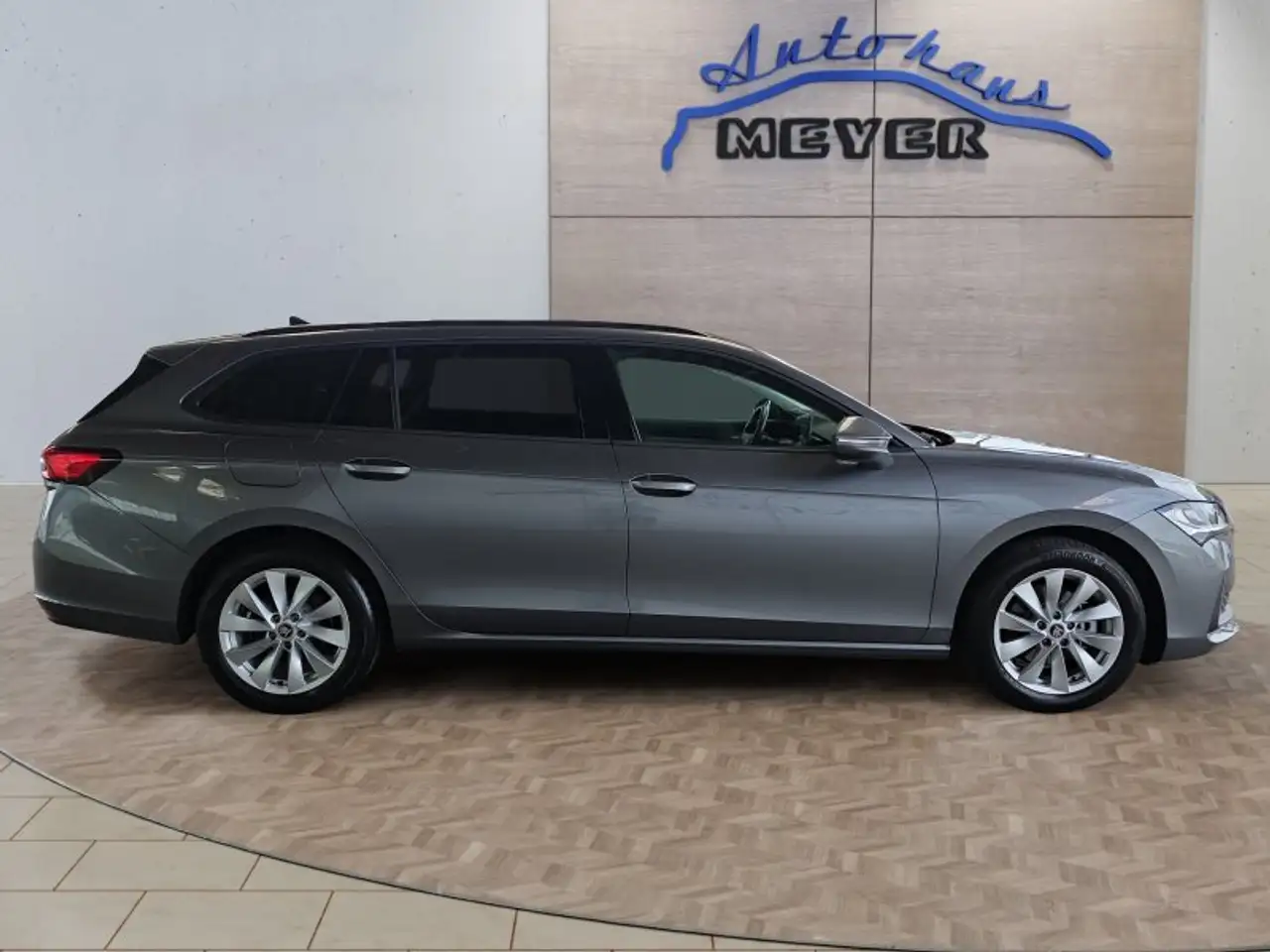 Skoda Superb Combi 2,0TDI DSG Navi/DCC/ACC/Kamera/Sitzhz., миниатюра 7