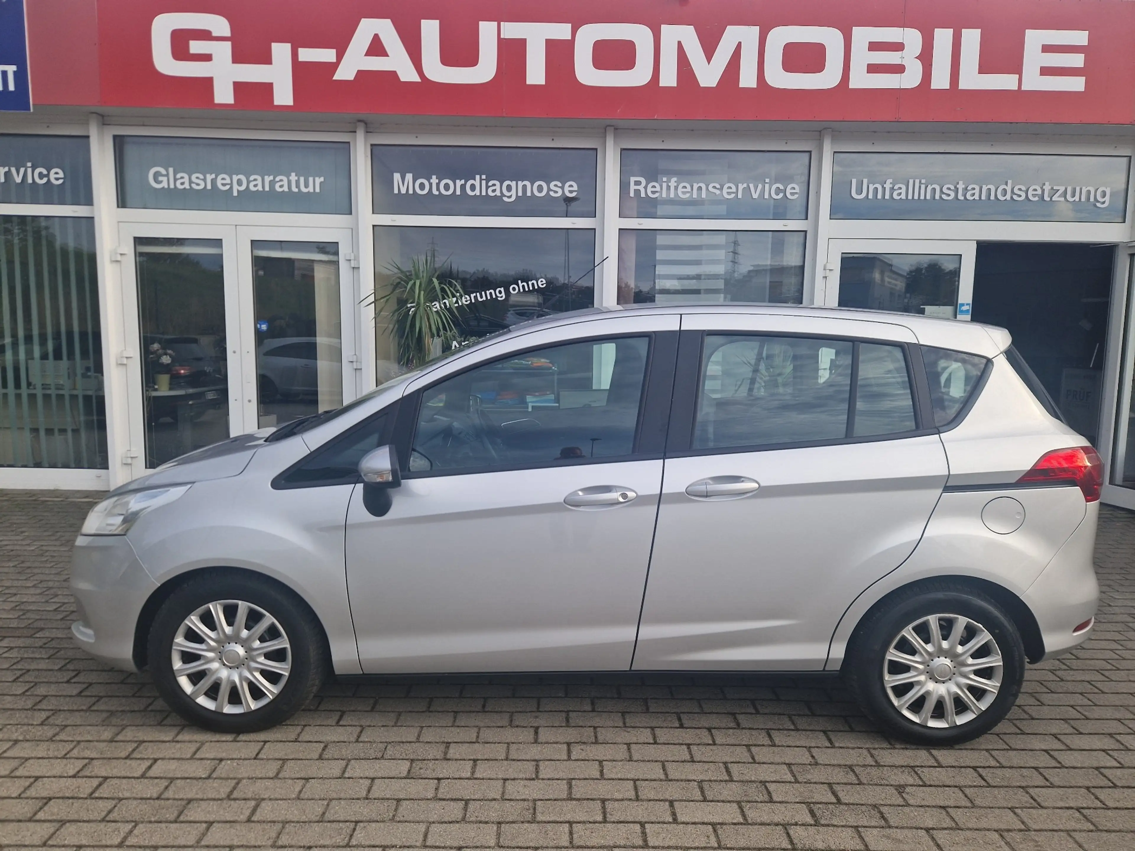 Ford B-Max B-MAX 1.6 Automatik -- Navigation+Klima+Multi-Leder-Lenk+PDC -- — photo 2