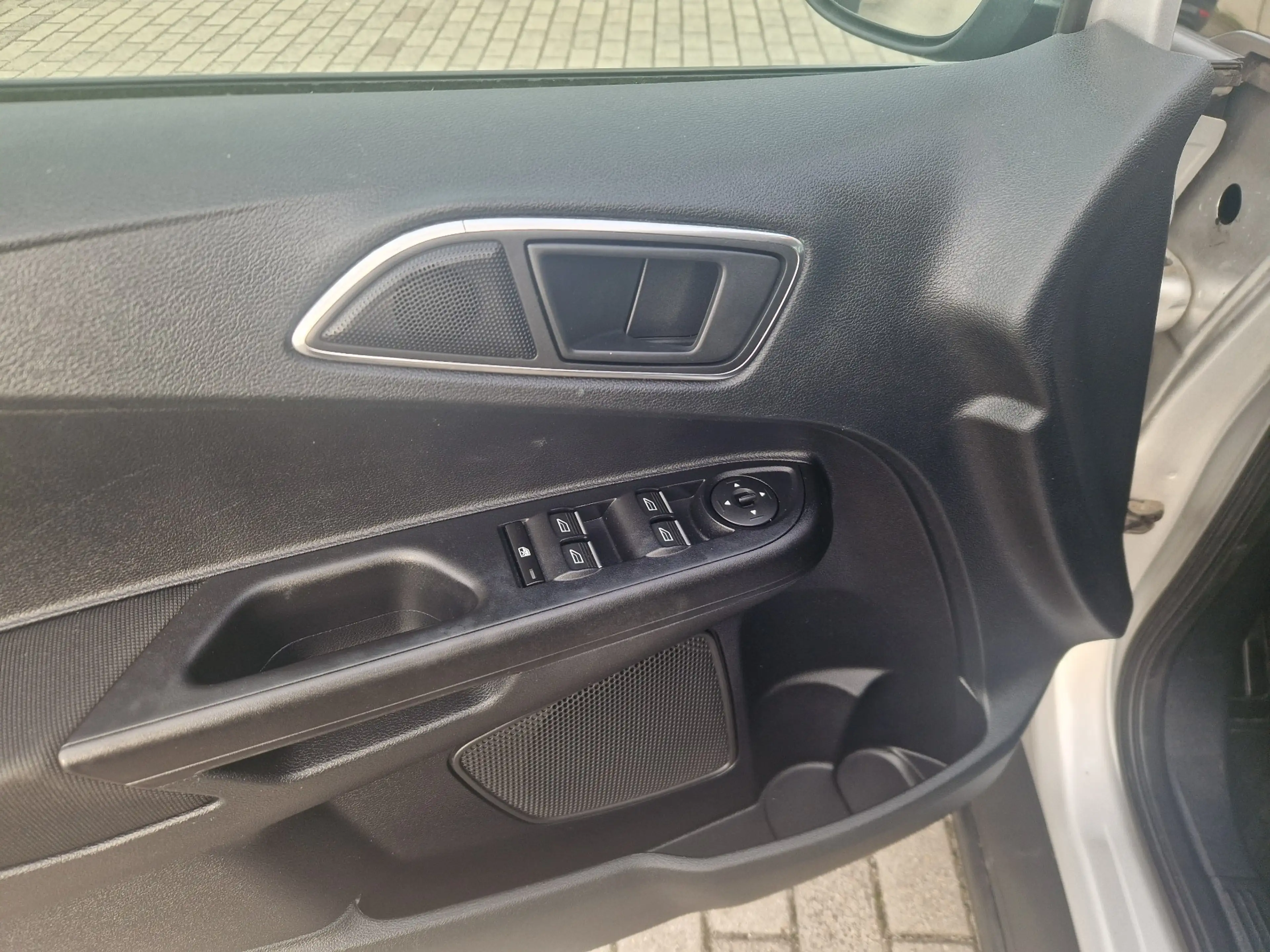 Ford B-Max B-MAX 1.6 Automatik -- Navigation+Klima+Multi-Leder-Lenk+PDC -- — photo 4