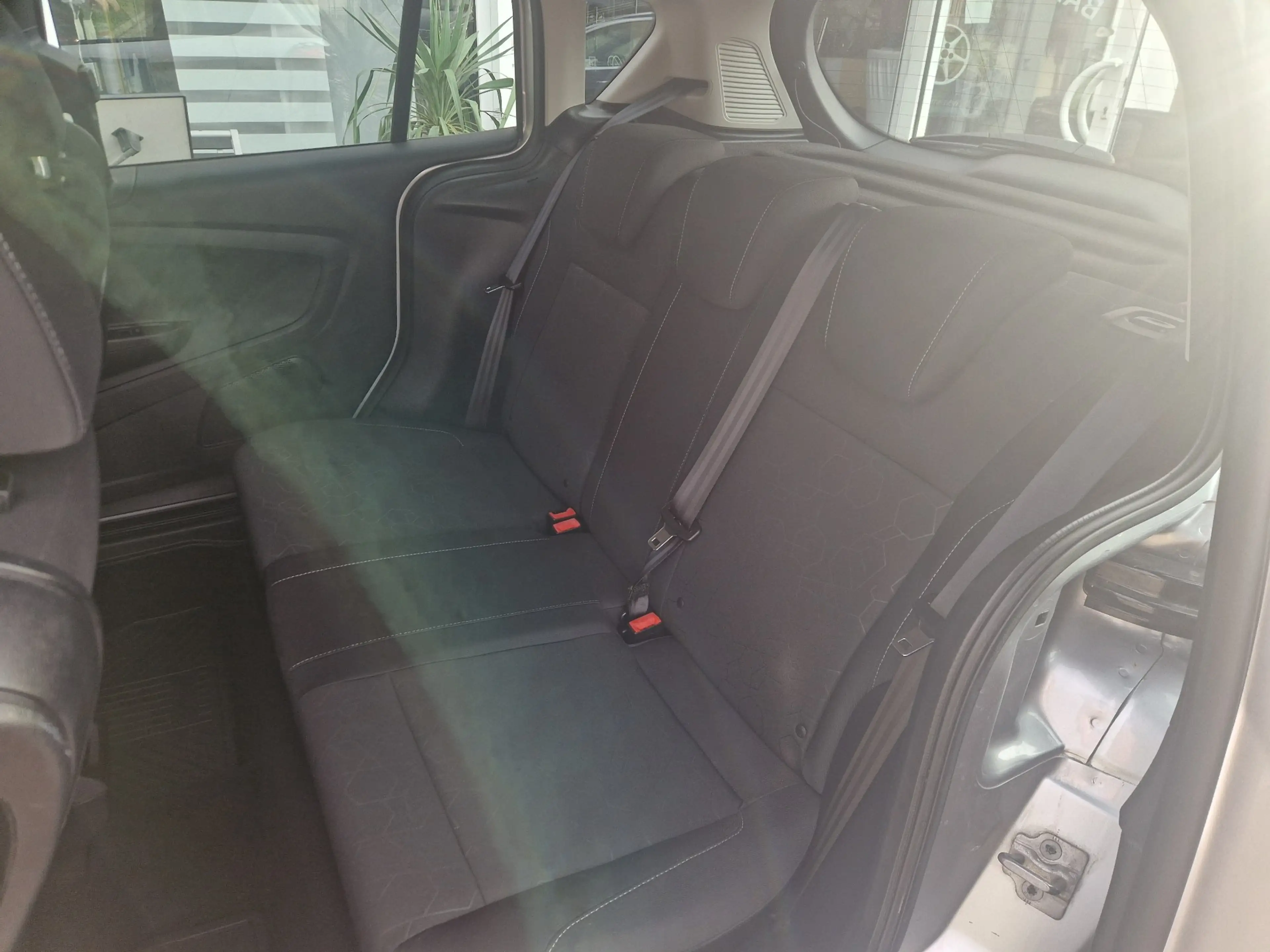 Ford B-Max B-MAX 1.6 Automatik -- Navigation+Klima+Multi-Leder-Lenk+PDC -- — photo 9