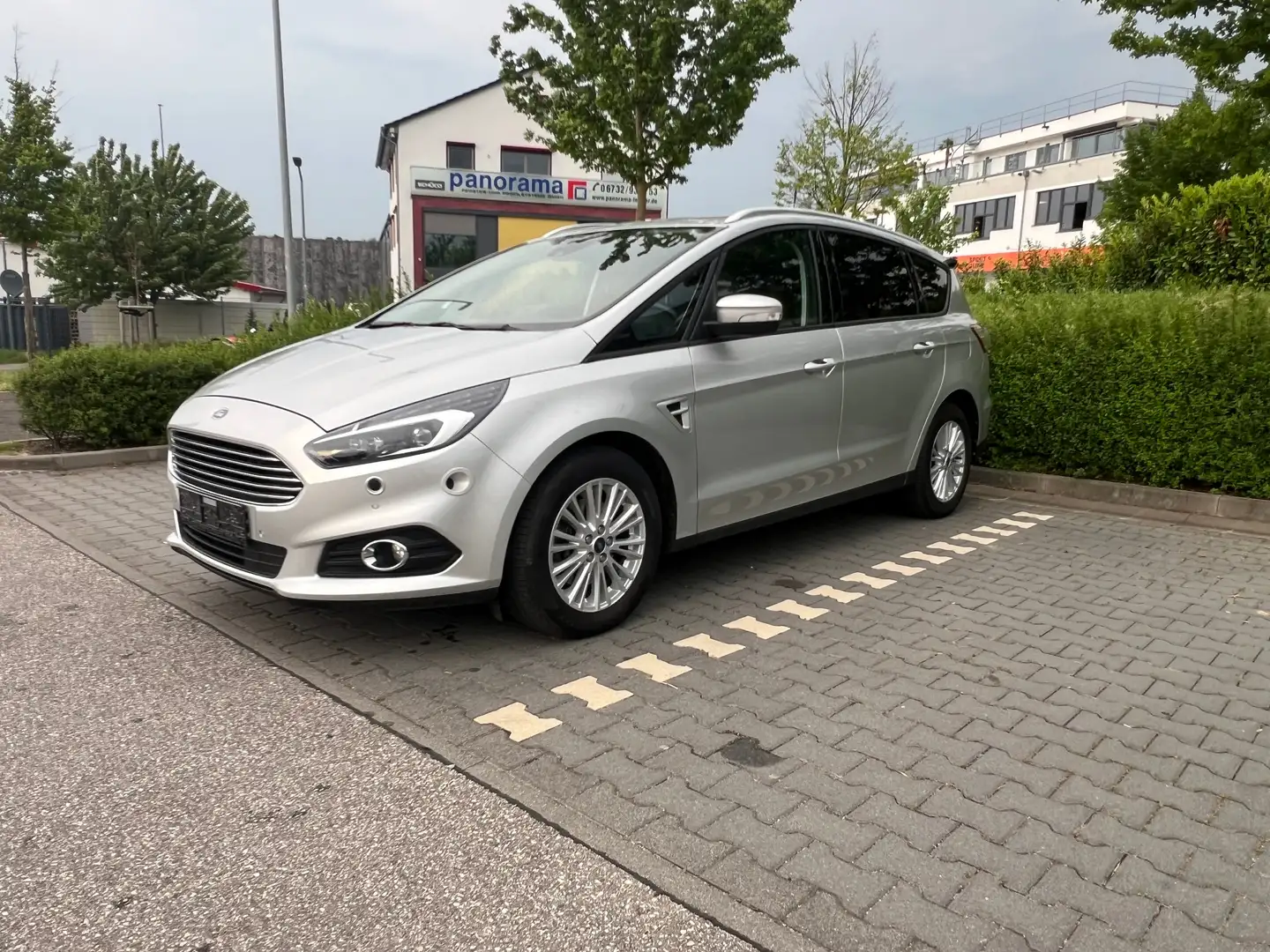 Ford S-Max Business Silber - 2