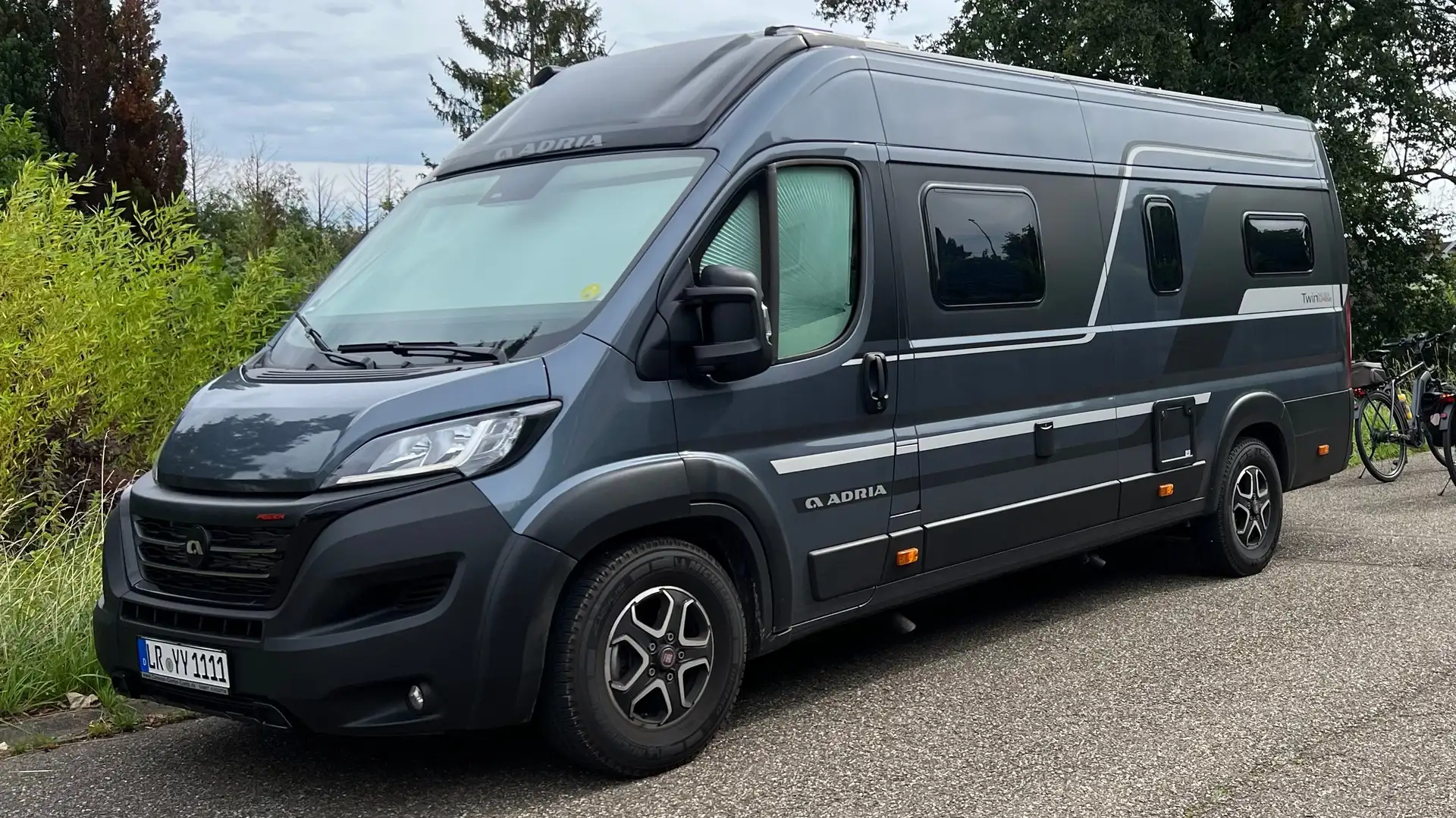 Fiat Ducato ADRIA TWIN Supreme 640 SGX 180 PS Automatik AHK Grau - 1