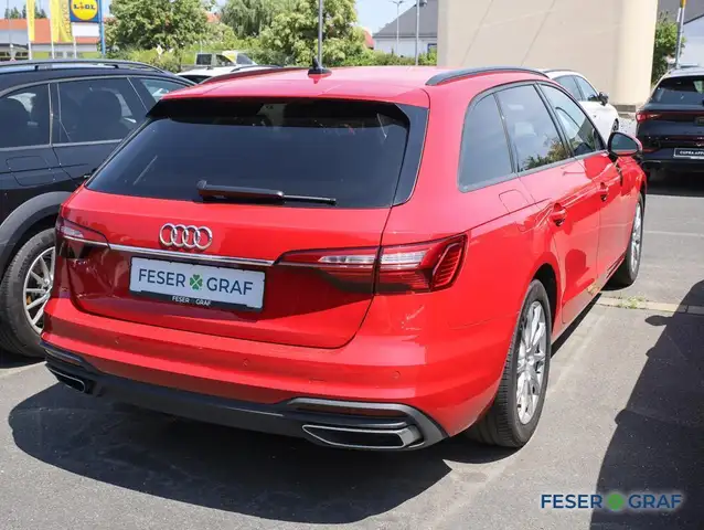 Audi A4 view 4