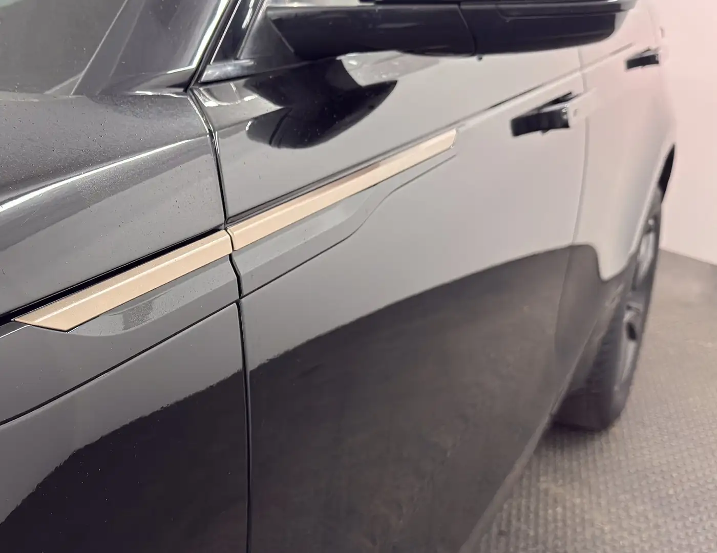 Land Rover Range Rover Velar Range Rover Velar 2.0d i4 R-Dynamic 180cv Black - 2