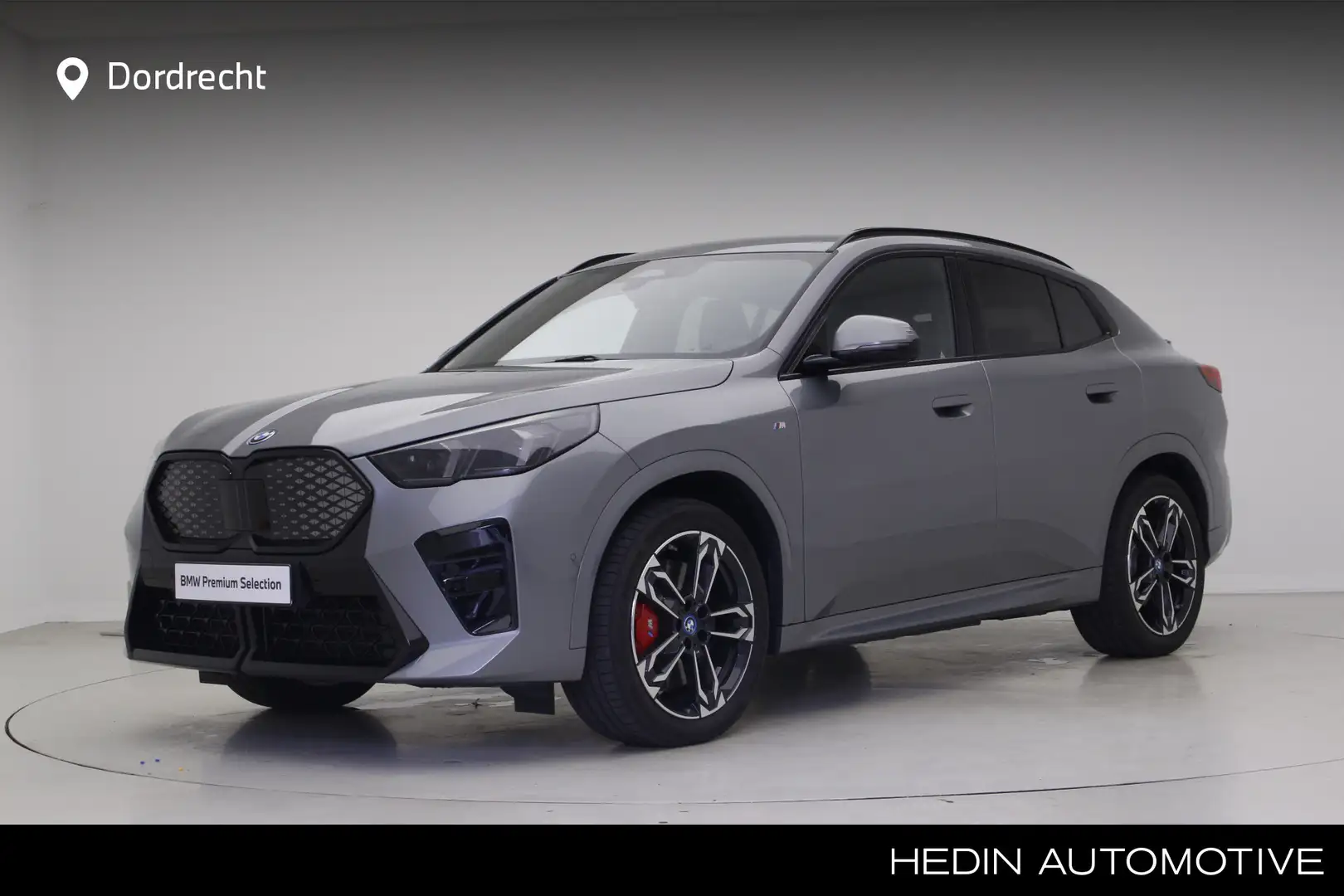 BMW iX2 eDrive20 67 kWh M Sport Edition | Driving Assistan Grijs - 1