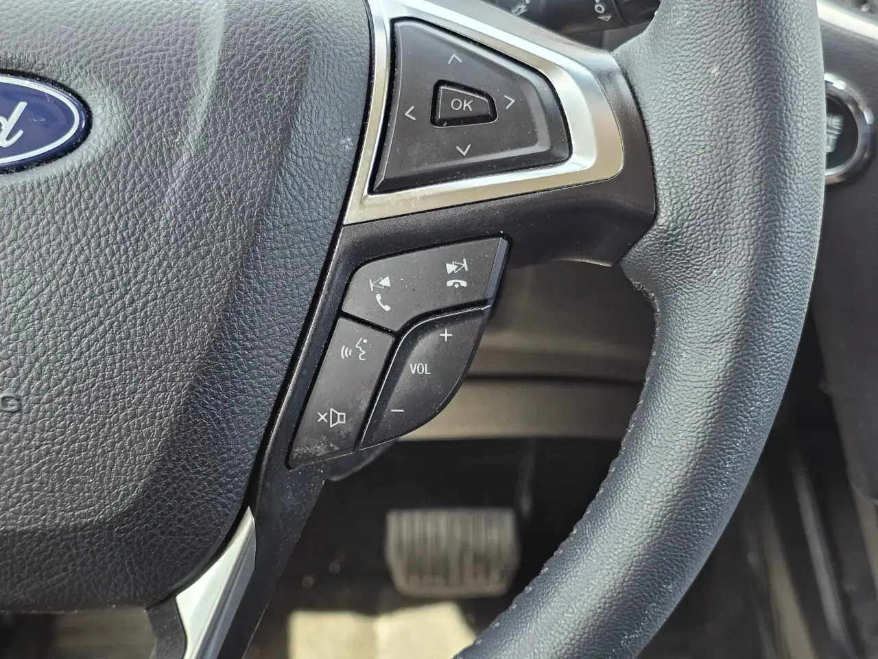 Ford Edge photo Ford Edge