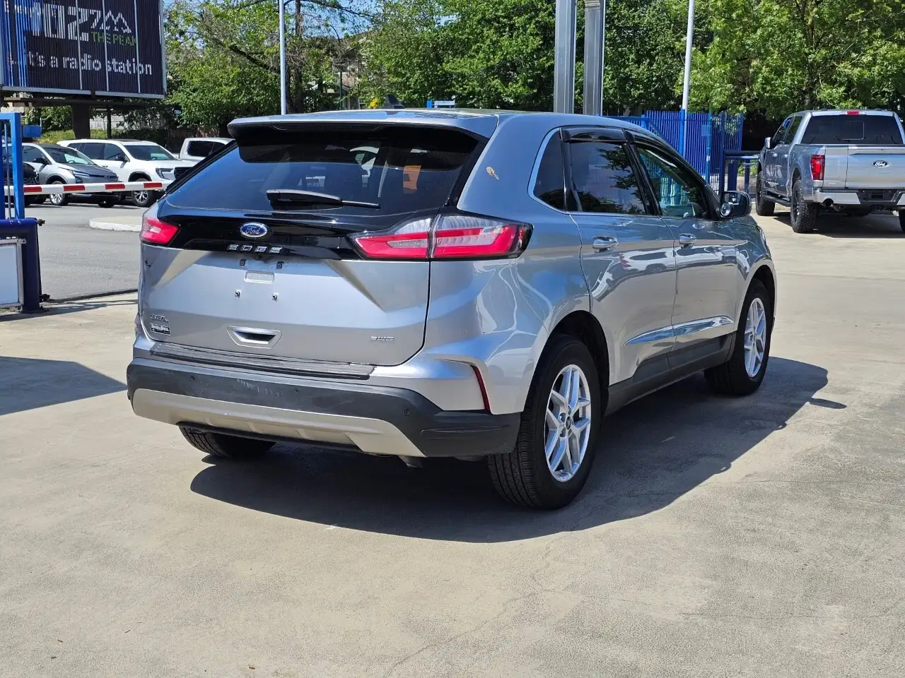 Ford Edge photo Ford Edge
