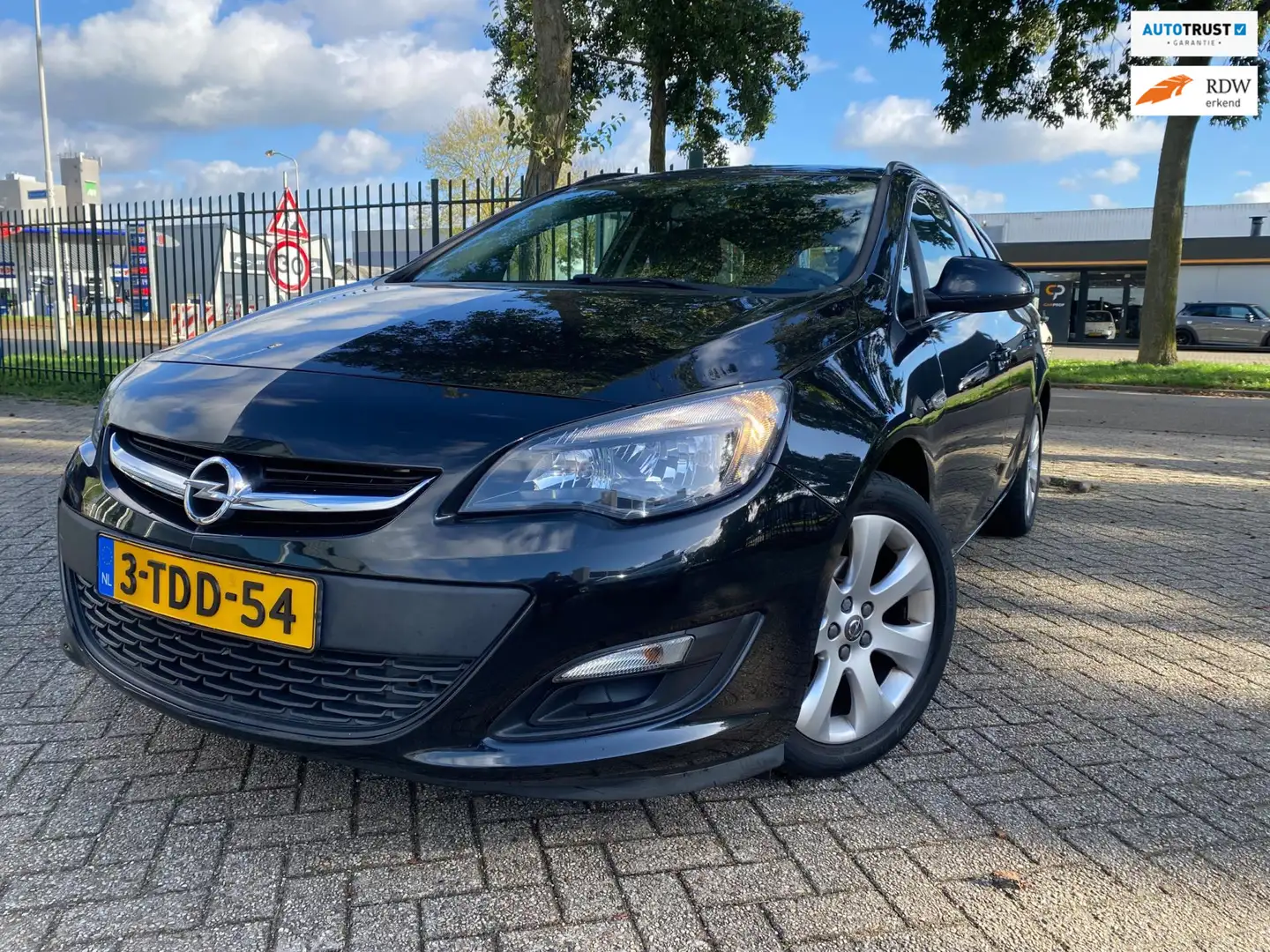 Opel Astra Sports Tourer 1.4 Turbo Business + Navi Cruise Tel Noir - 1