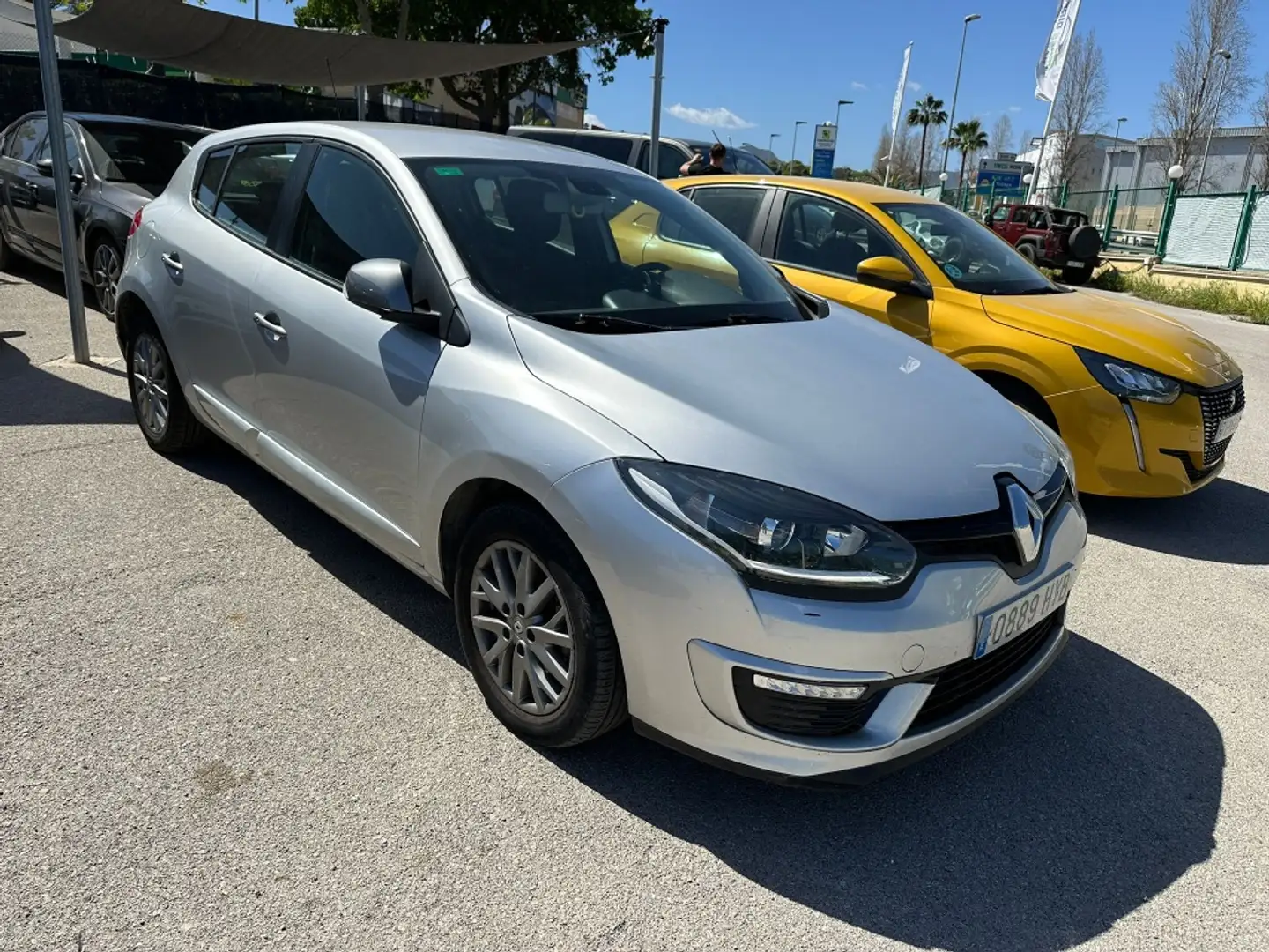 Renault Megane 1.5dCi Bose EDC 110 Plateado - 2