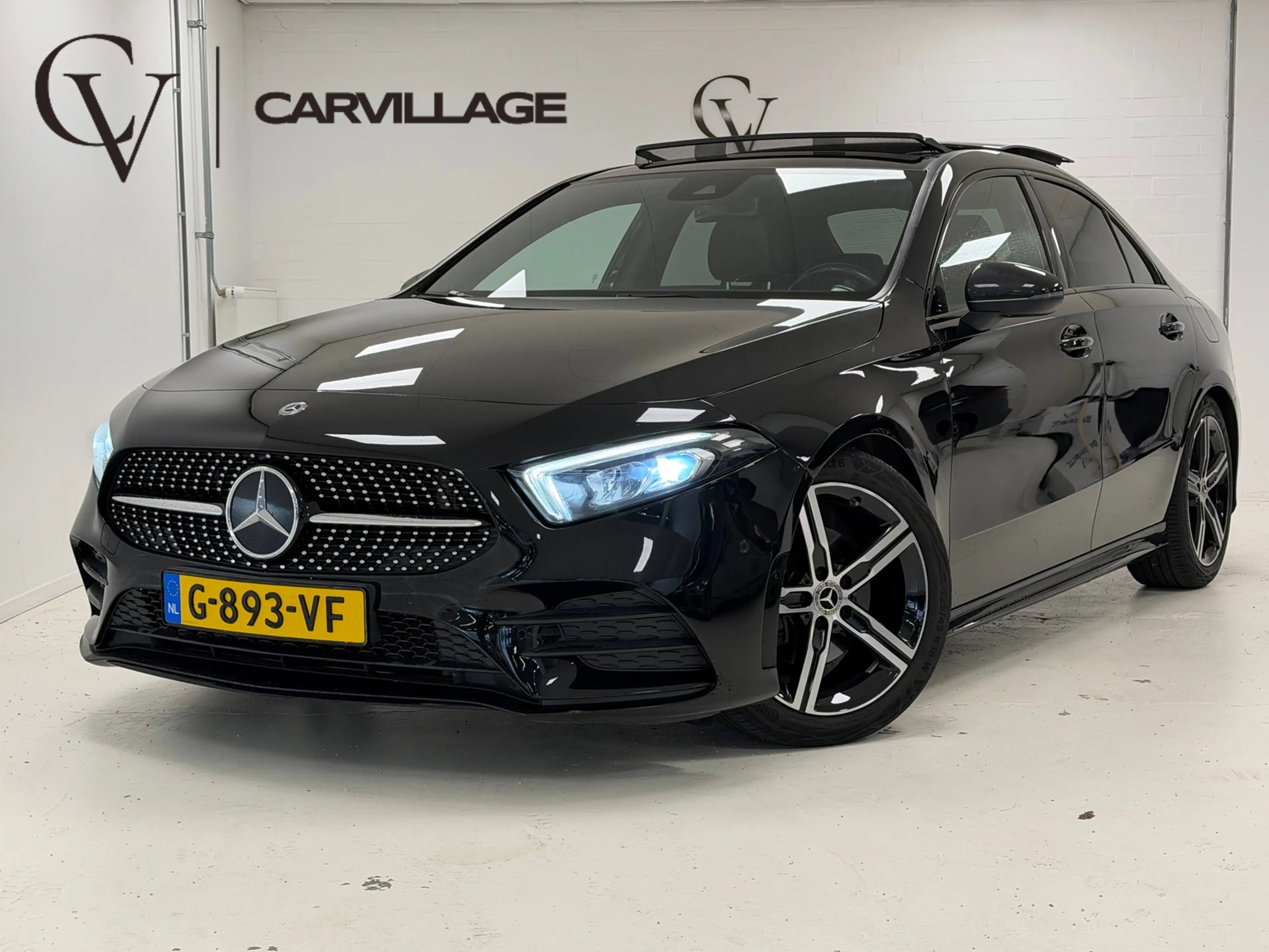 Mercedes-Benz A 180 AMG Line Night | Panoramadak | Widescreen | Camera
