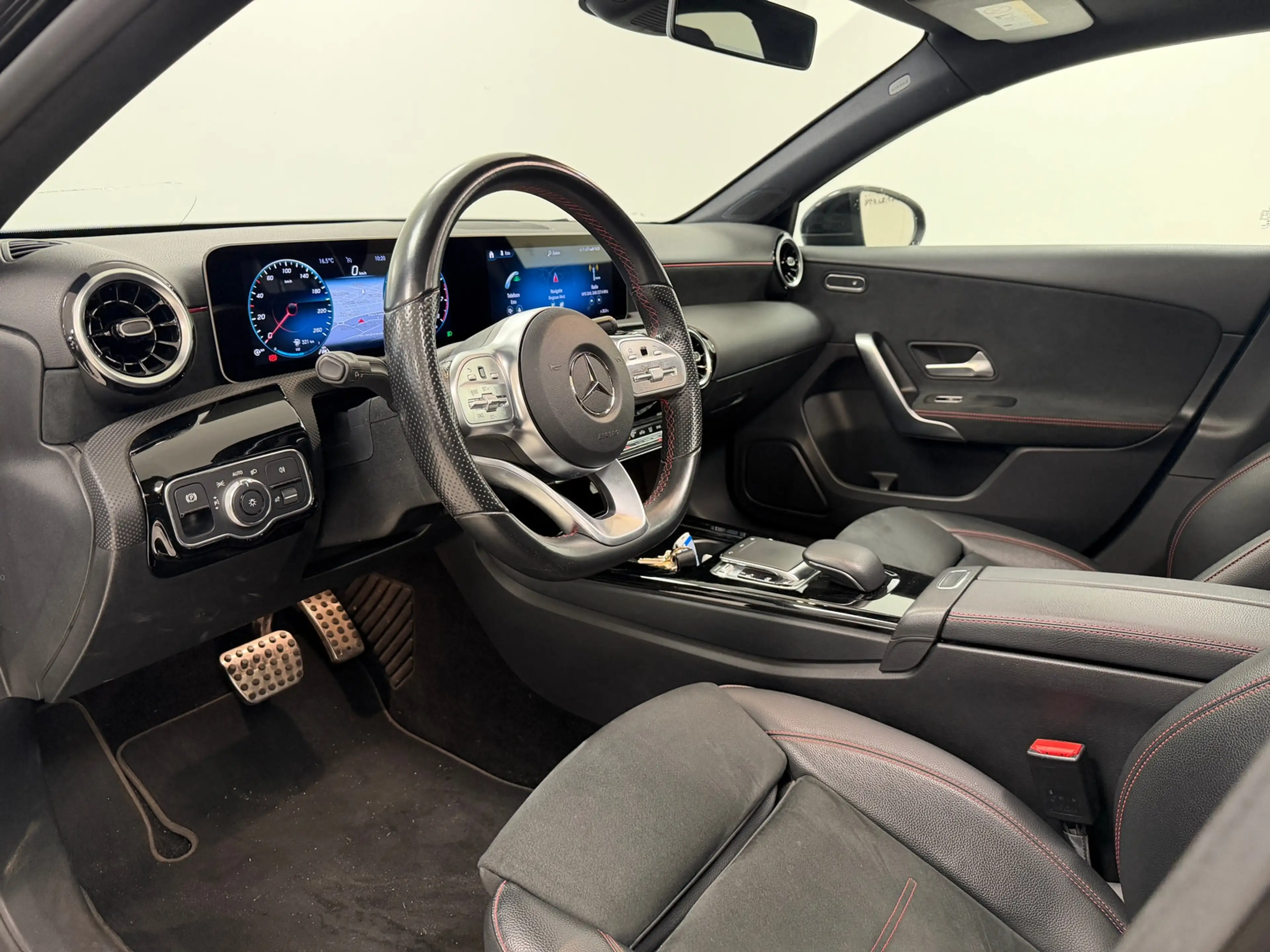 Mercedes-Benz A 180 AMG Line Night | Panoramadak | Widescreen | Camera — photo 4