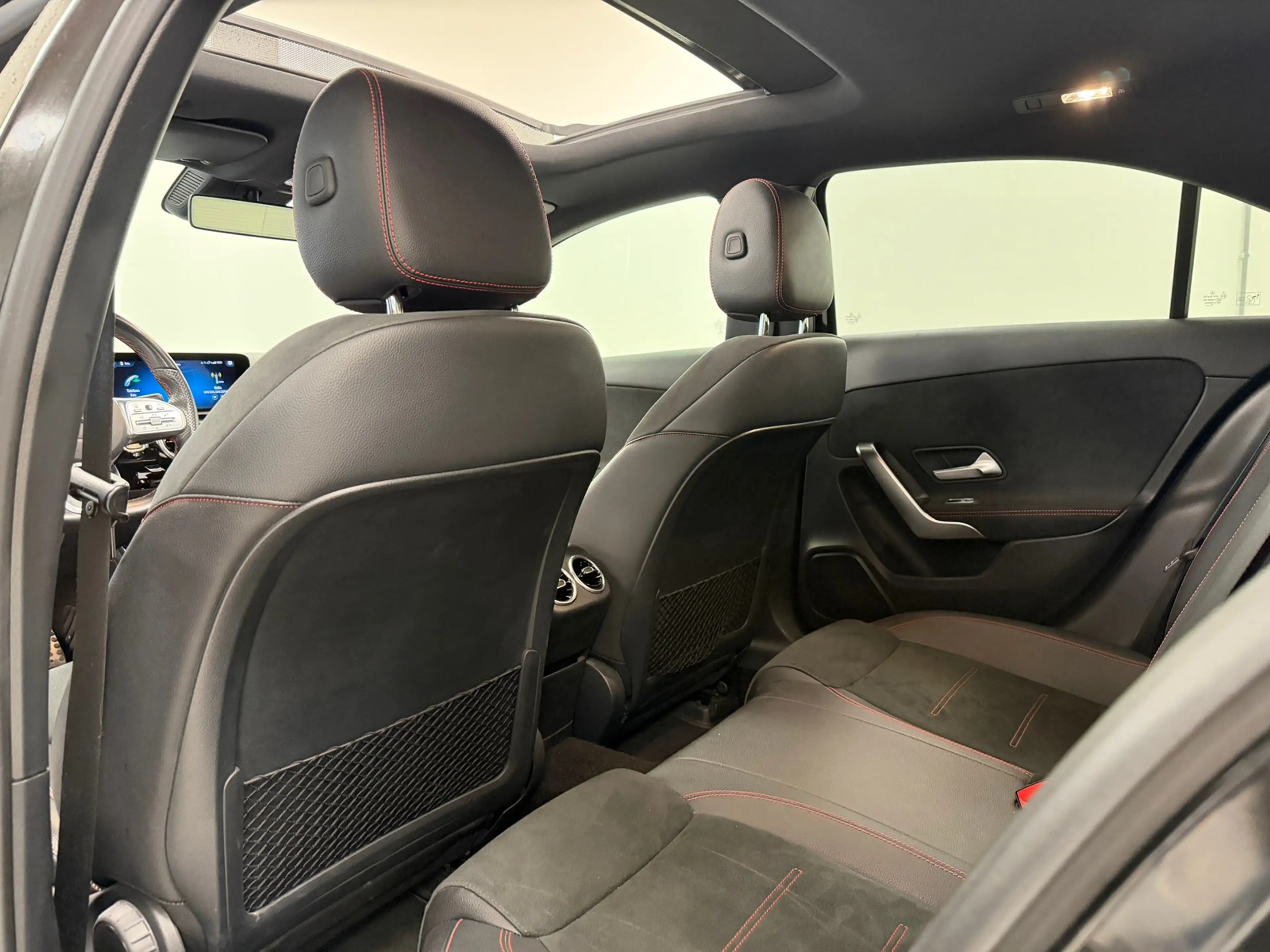 Mercedes-Benz A 180 AMG Line Night | Panoramadak | Widescreen | Camera — photo 14