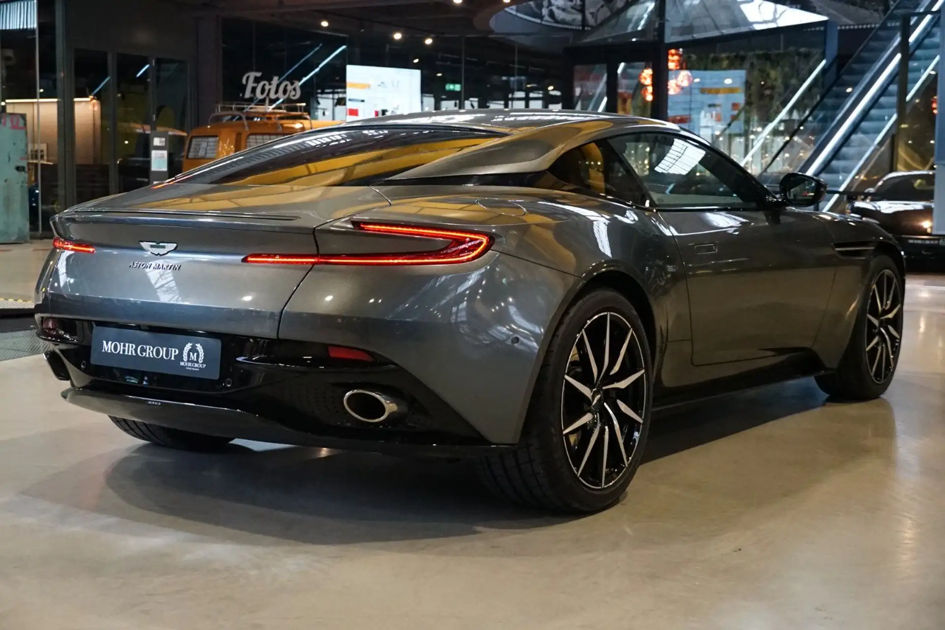애스턴마틴 DB11 V8 2020 은색 사진 8